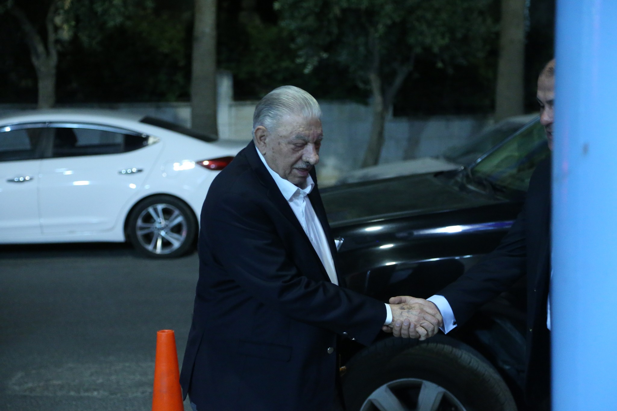 بالصور .. أبناء المرحوم الحاج صالح الهنداوي يحتفلون بزفاف شقيقهم سعد