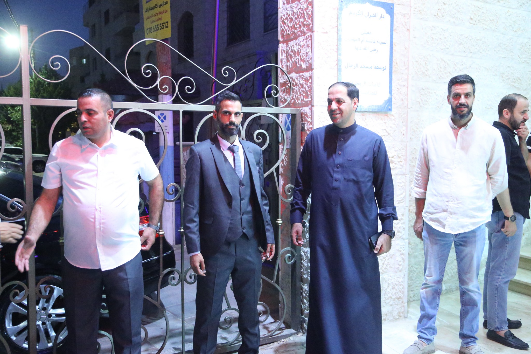 بالصور .. أبناء المرحوم الحاج صالح الهنداوي يحتفلون بزفاف شقيقهم سعد