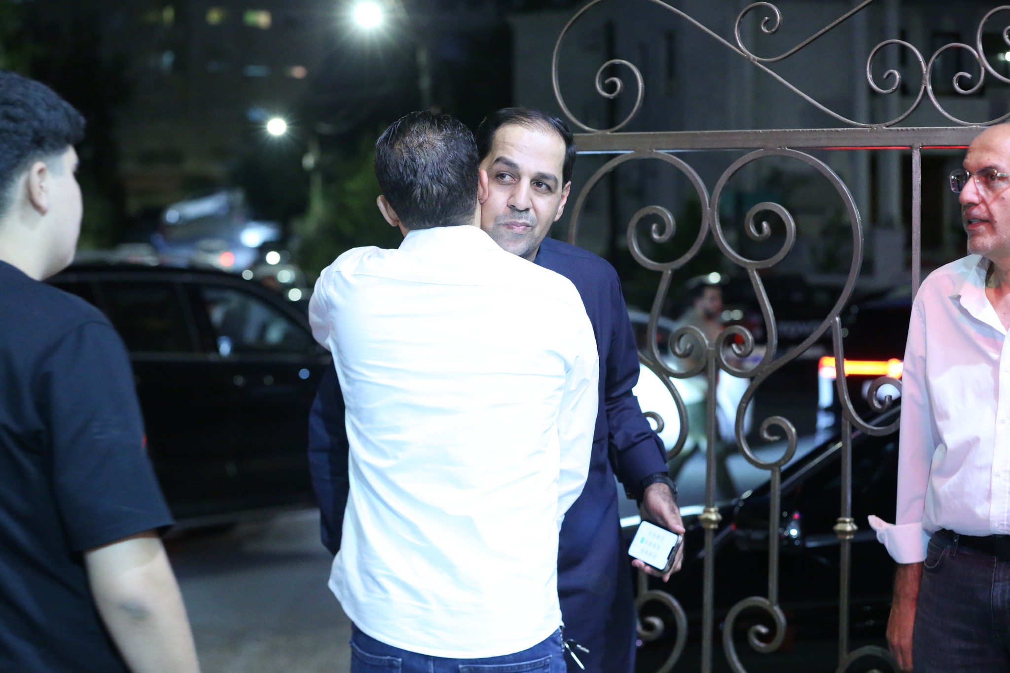 بالصور .. أبناء المرحوم الحاج صالح الهنداوي يحتفلون بزفاف شقيقهم سعد