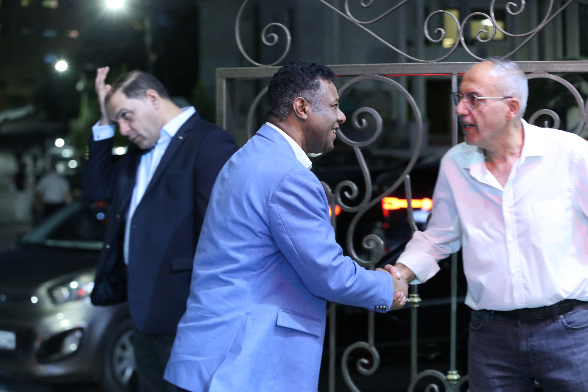 بالصور .. أبناء المرحوم الحاج صالح الهنداوي يحتفلون بزفاف شقيقهم سعد