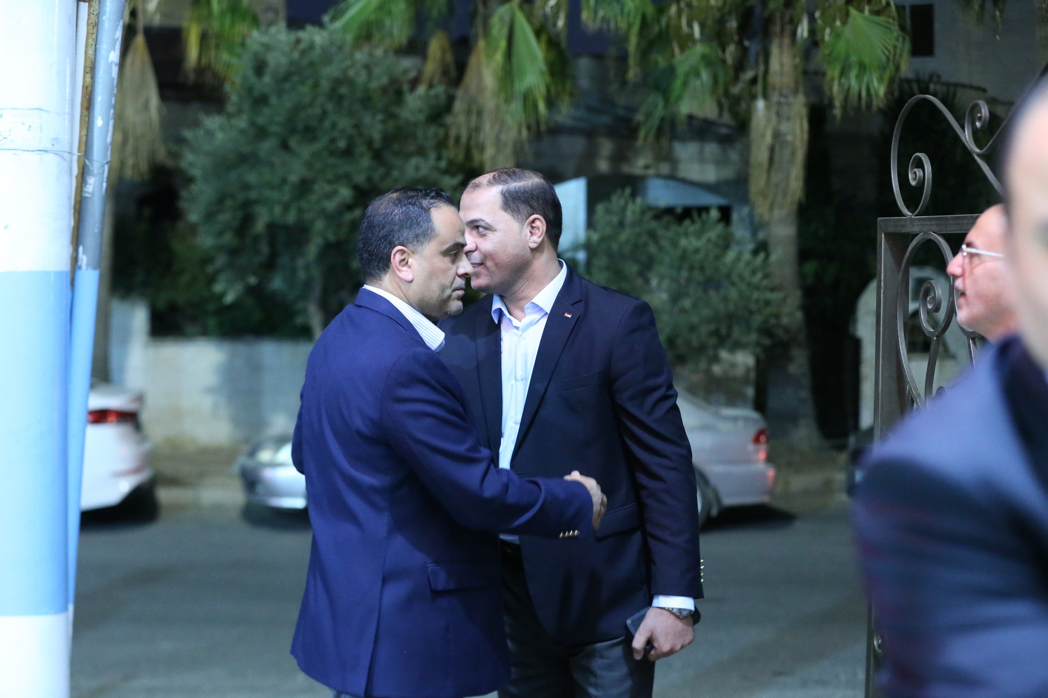 بالصور .. أبناء المرحوم الحاج صالح الهنداوي يحتفلون بزفاف شقيقهم سعد