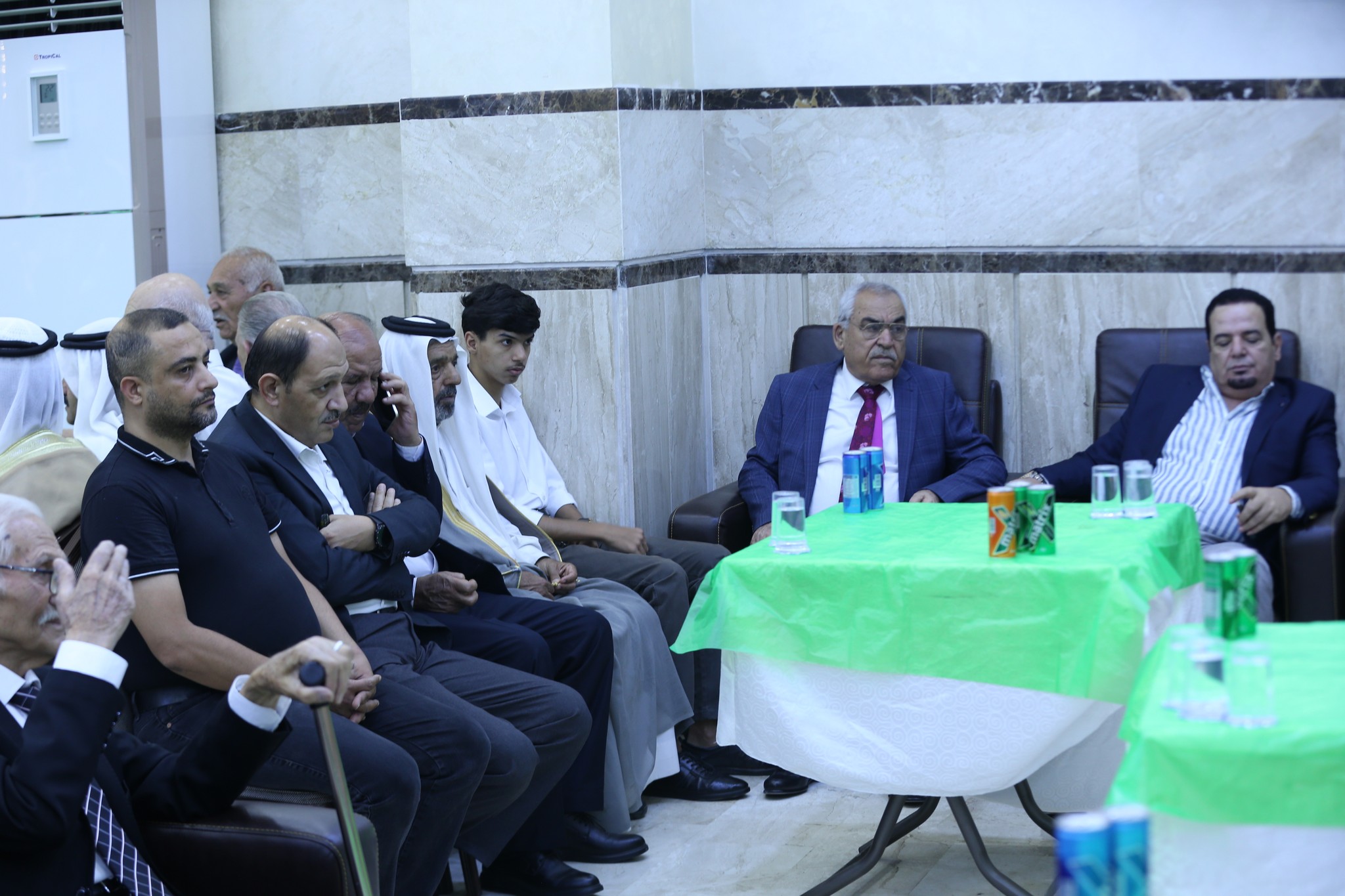 بالصور .. أبناء المرحوم الحاج صالح الهنداوي يحتفلون بزفاف شقيقهم سعد