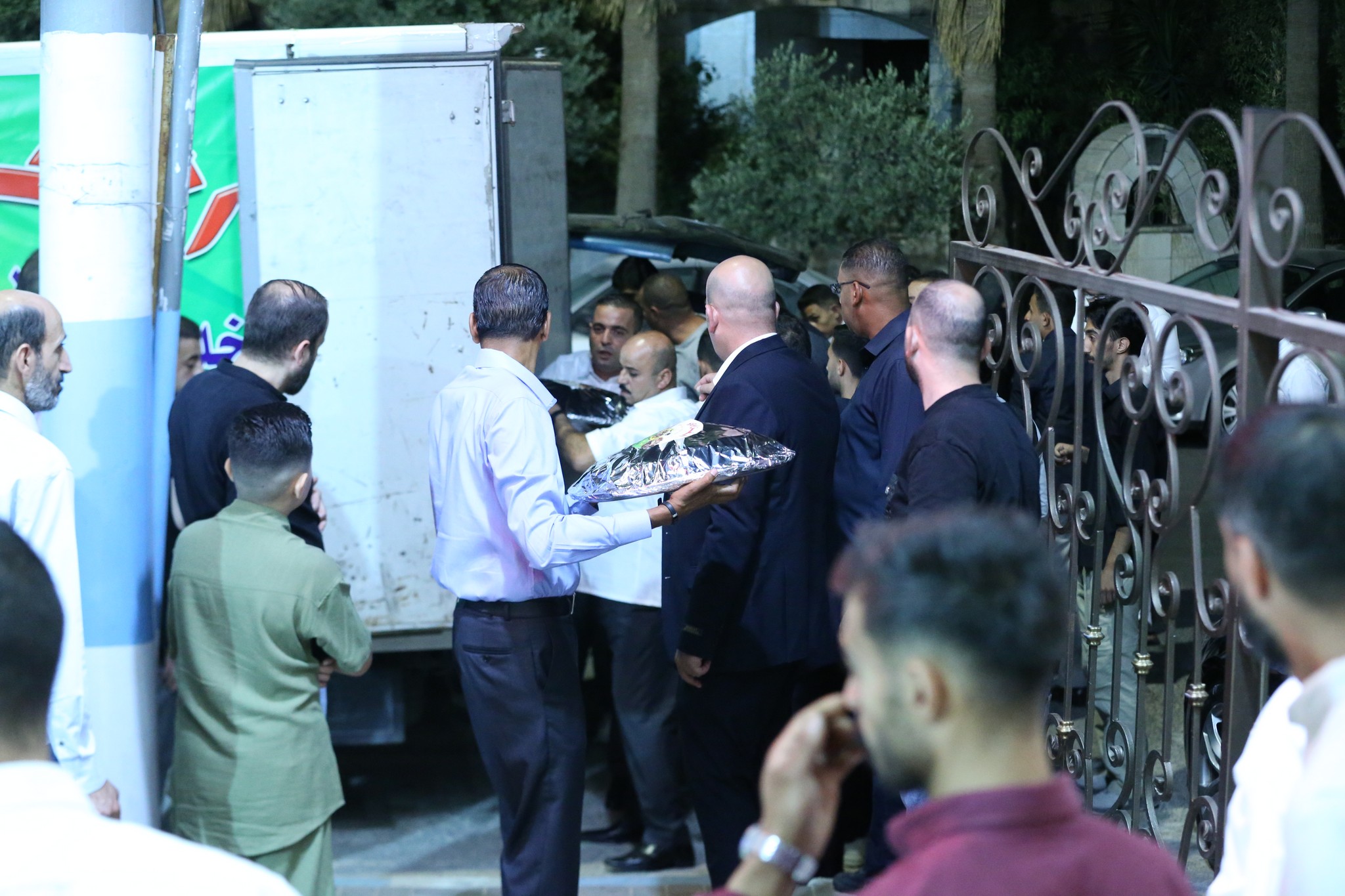 بالصور .. أبناء المرحوم الحاج صالح الهنداوي يحتفلون بزفاف شقيقهم سعد