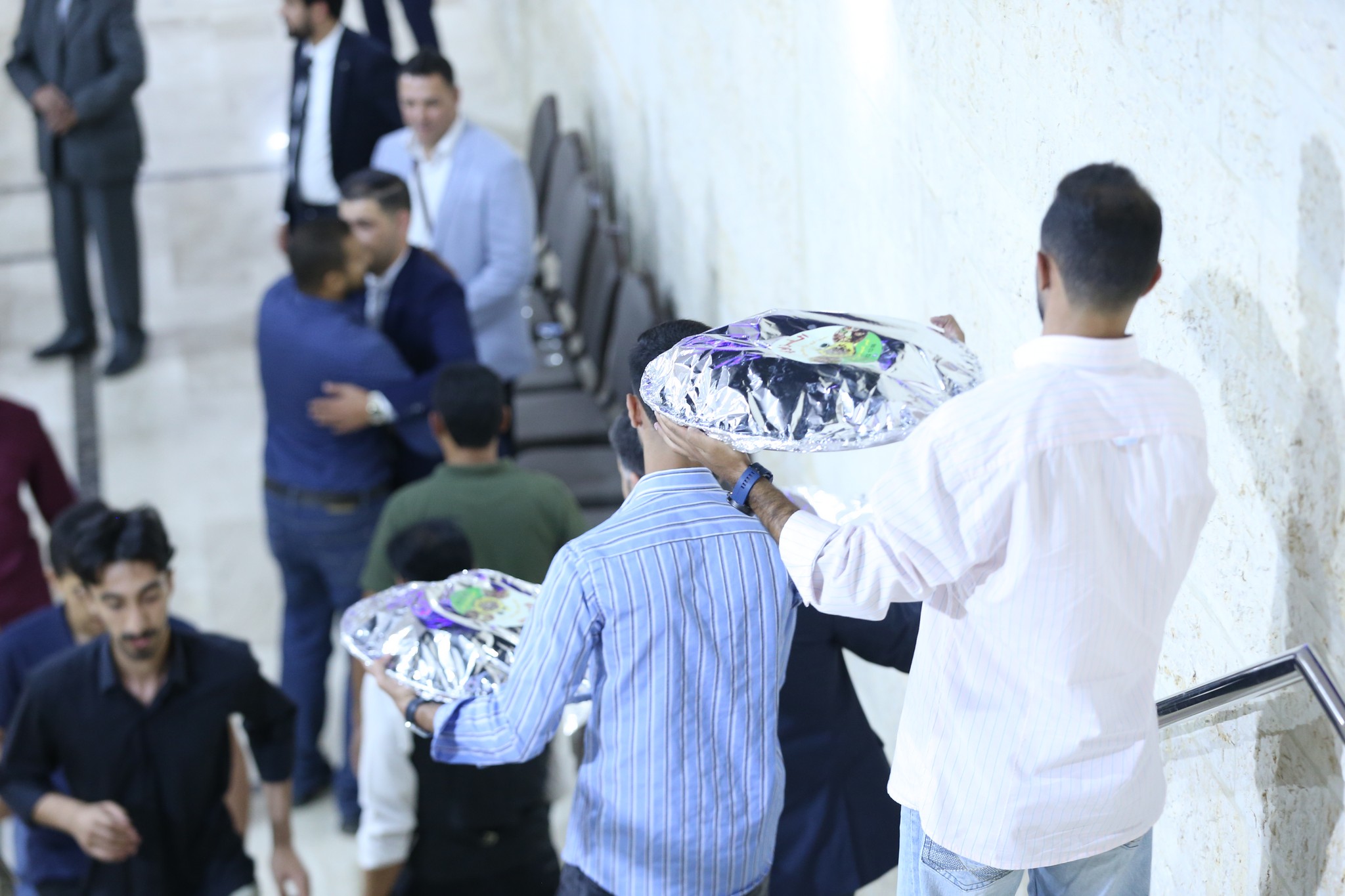 بالصور .. أبناء المرحوم الحاج صالح الهنداوي يحتفلون بزفاف شقيقهم سعد