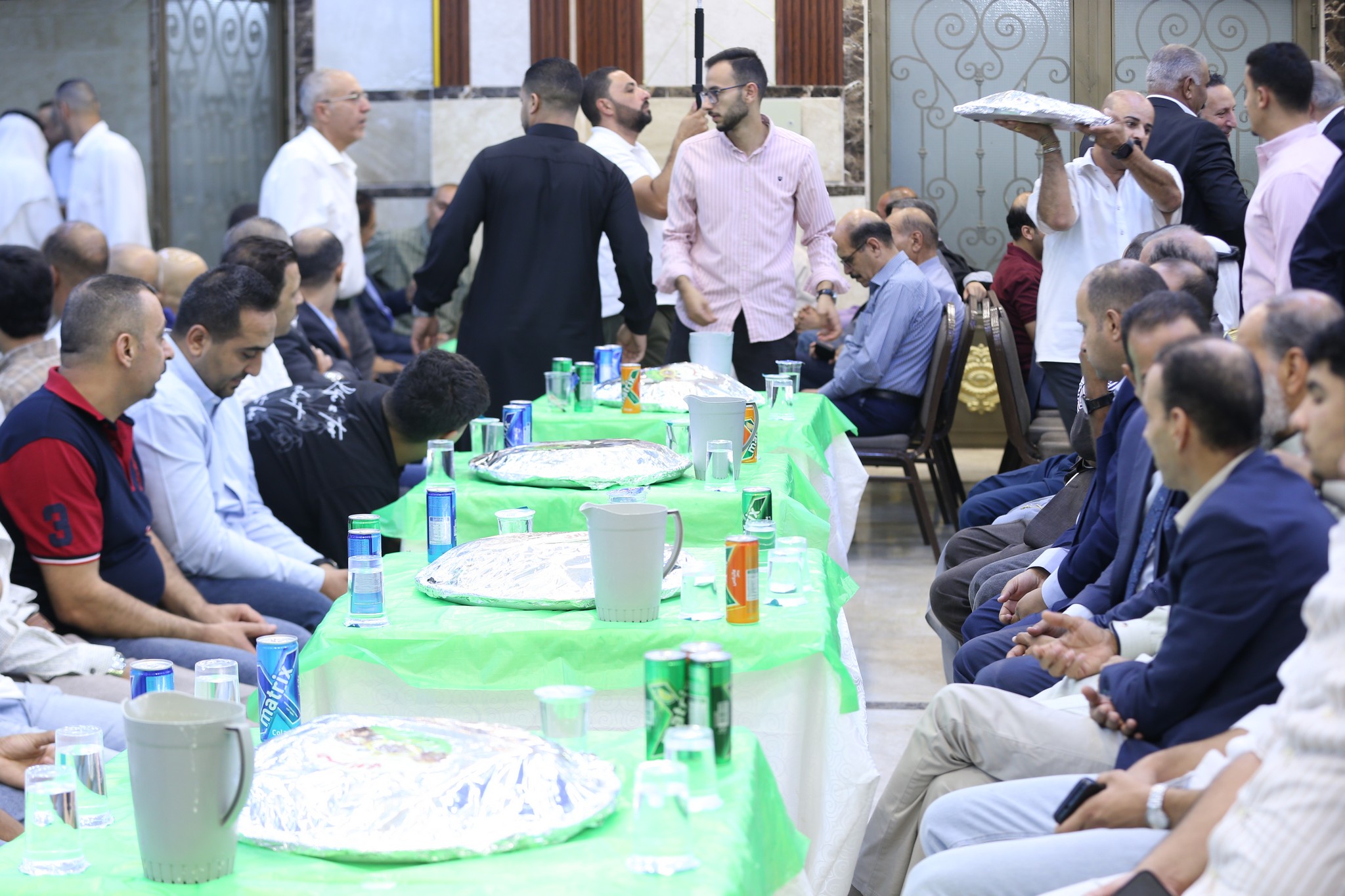 بالصور .. أبناء المرحوم الحاج صالح الهنداوي يحتفلون بزفاف شقيقهم سعد