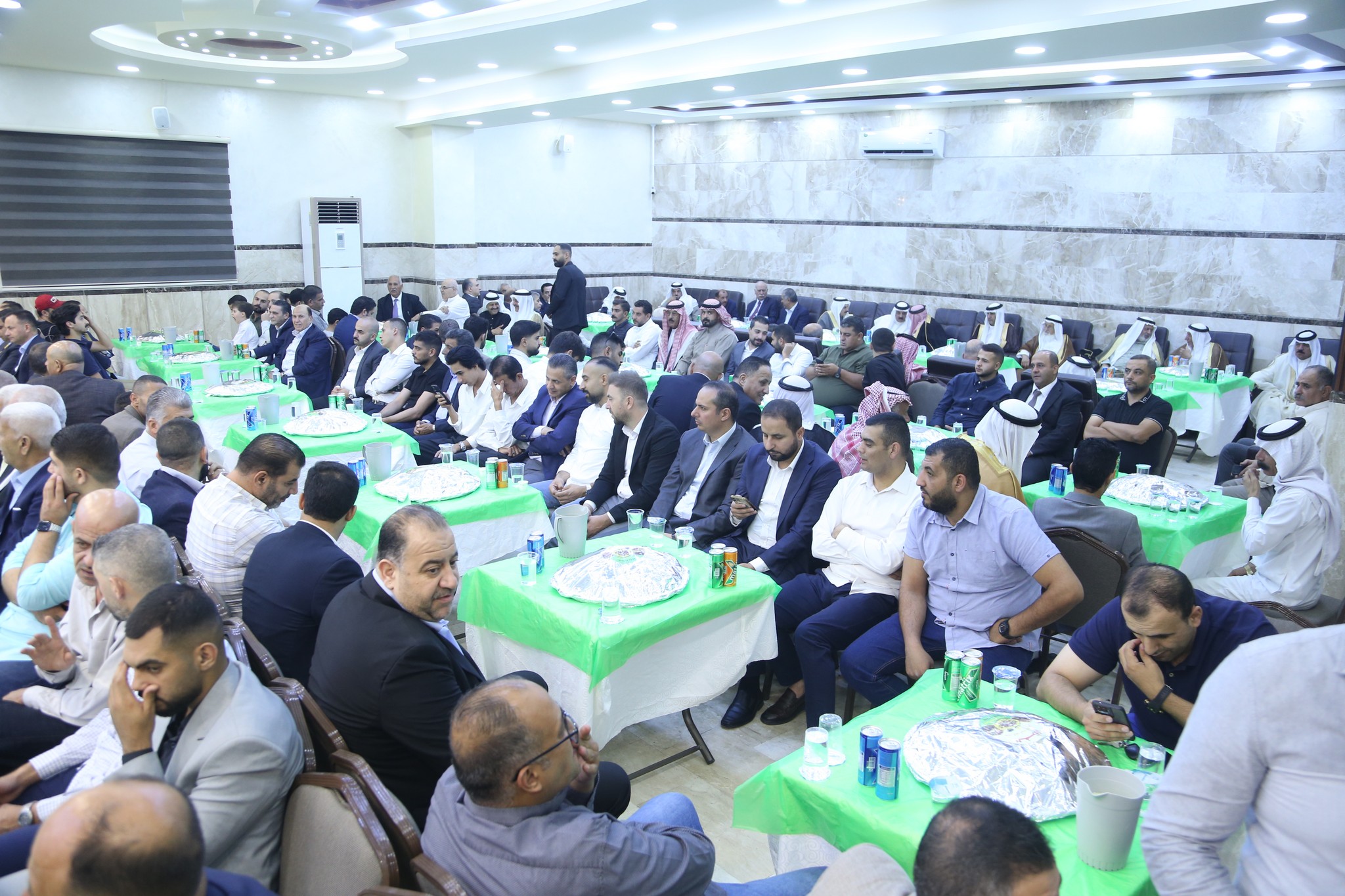 بالصور .. أبناء المرحوم الحاج صالح الهنداوي يحتفلون بزفاف شقيقهم سعد