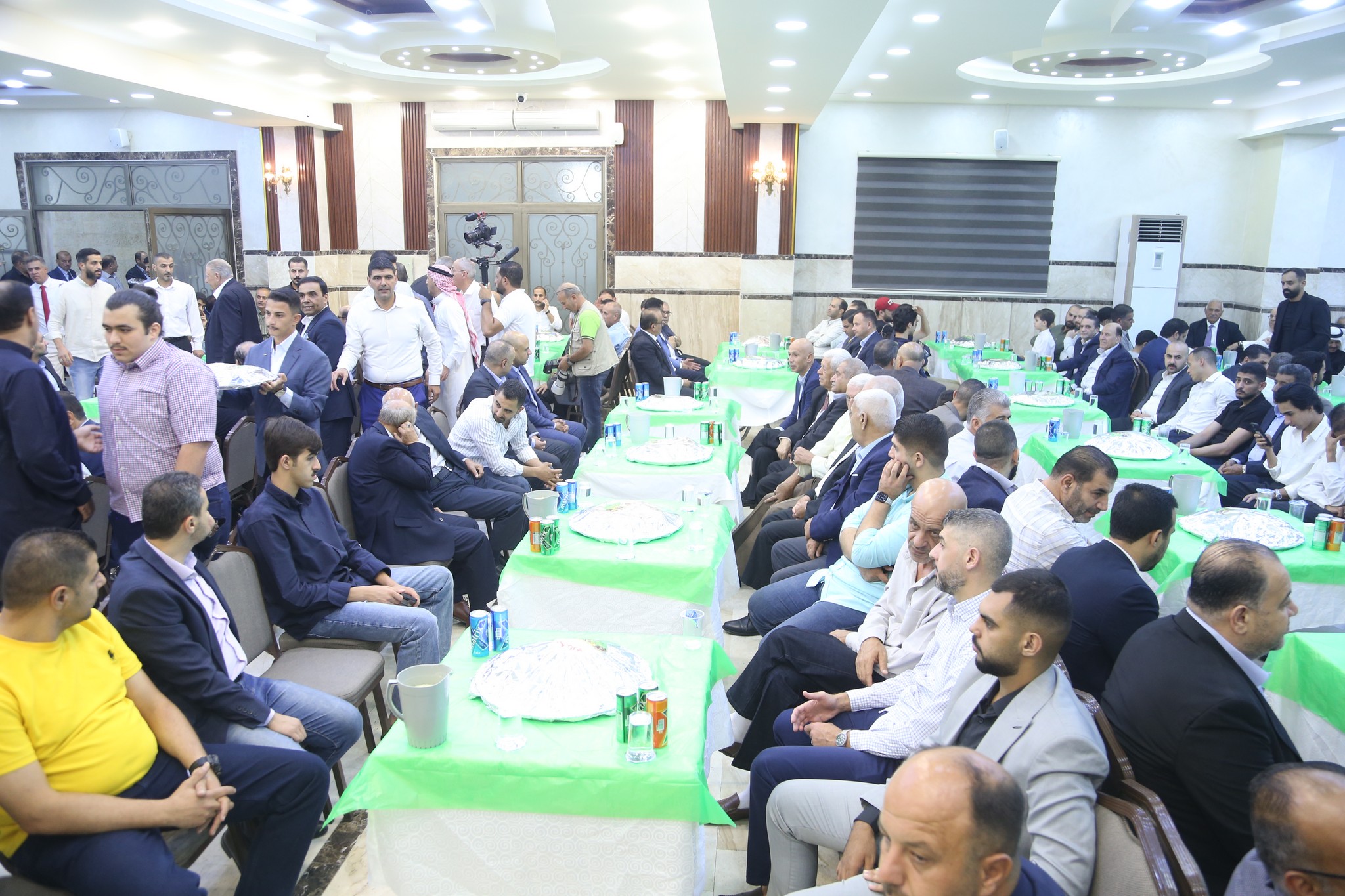 بالصور .. أبناء المرحوم الحاج صالح الهنداوي يحتفلون بزفاف شقيقهم سعد