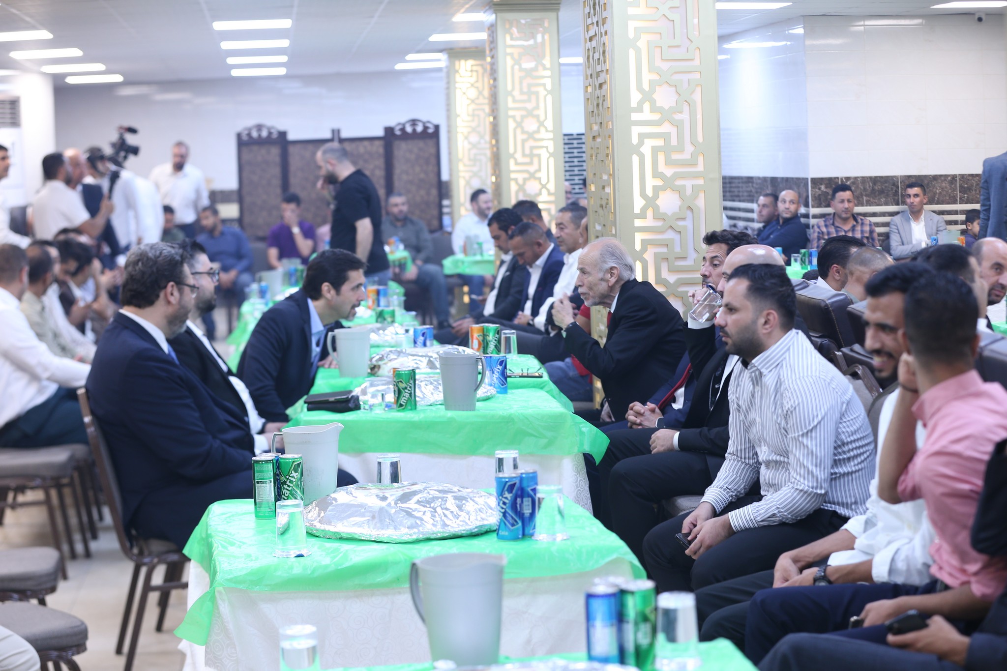 بالصور .. أبناء المرحوم الحاج صالح الهنداوي يحتفلون بزفاف شقيقهم سعد