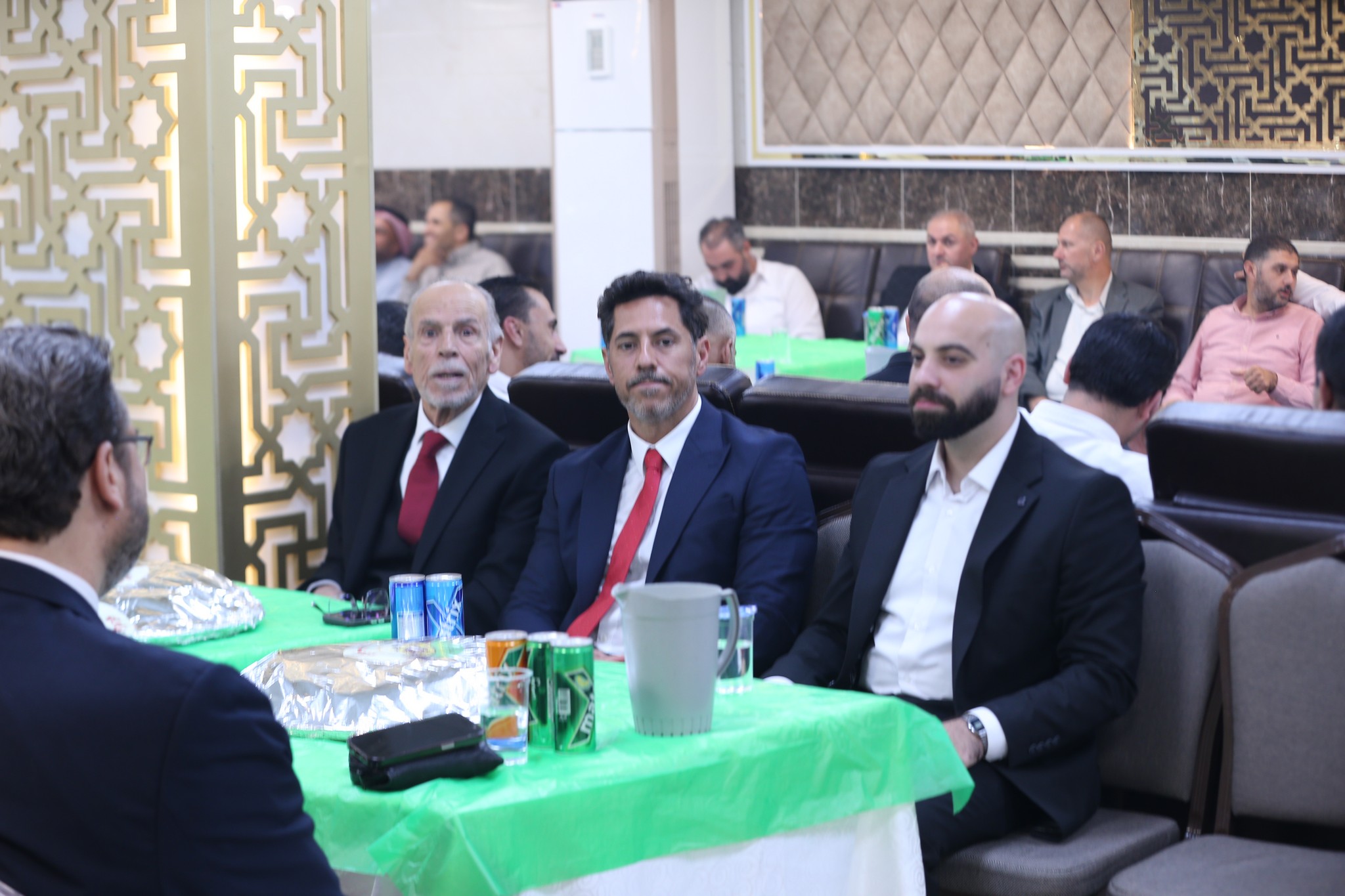 بالصور .. أبناء المرحوم الحاج صالح الهنداوي يحتفلون بزفاف شقيقهم سعد