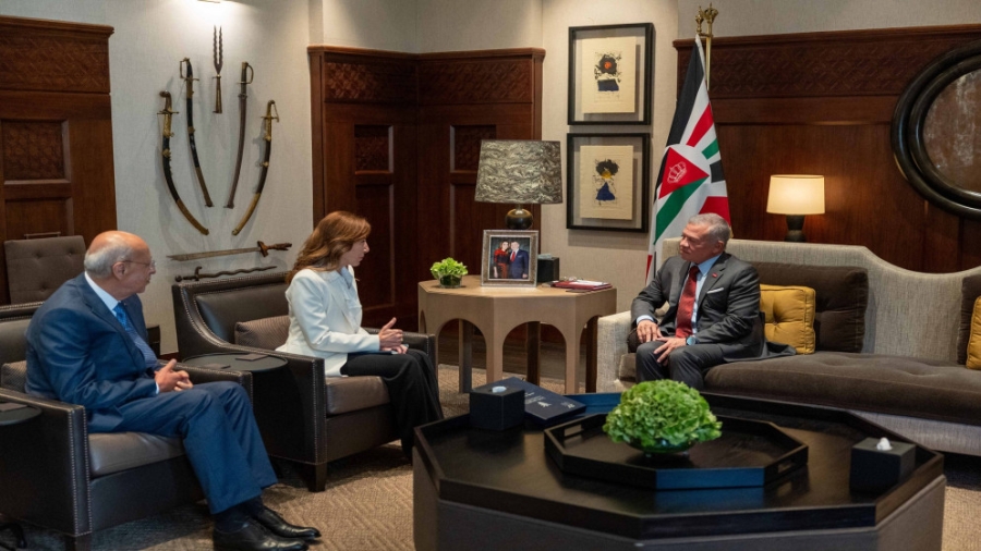 عاجل | الملك يتسلّم التقرير السنوي لحالة حقوق الإنسان في الأردن لعام 2024