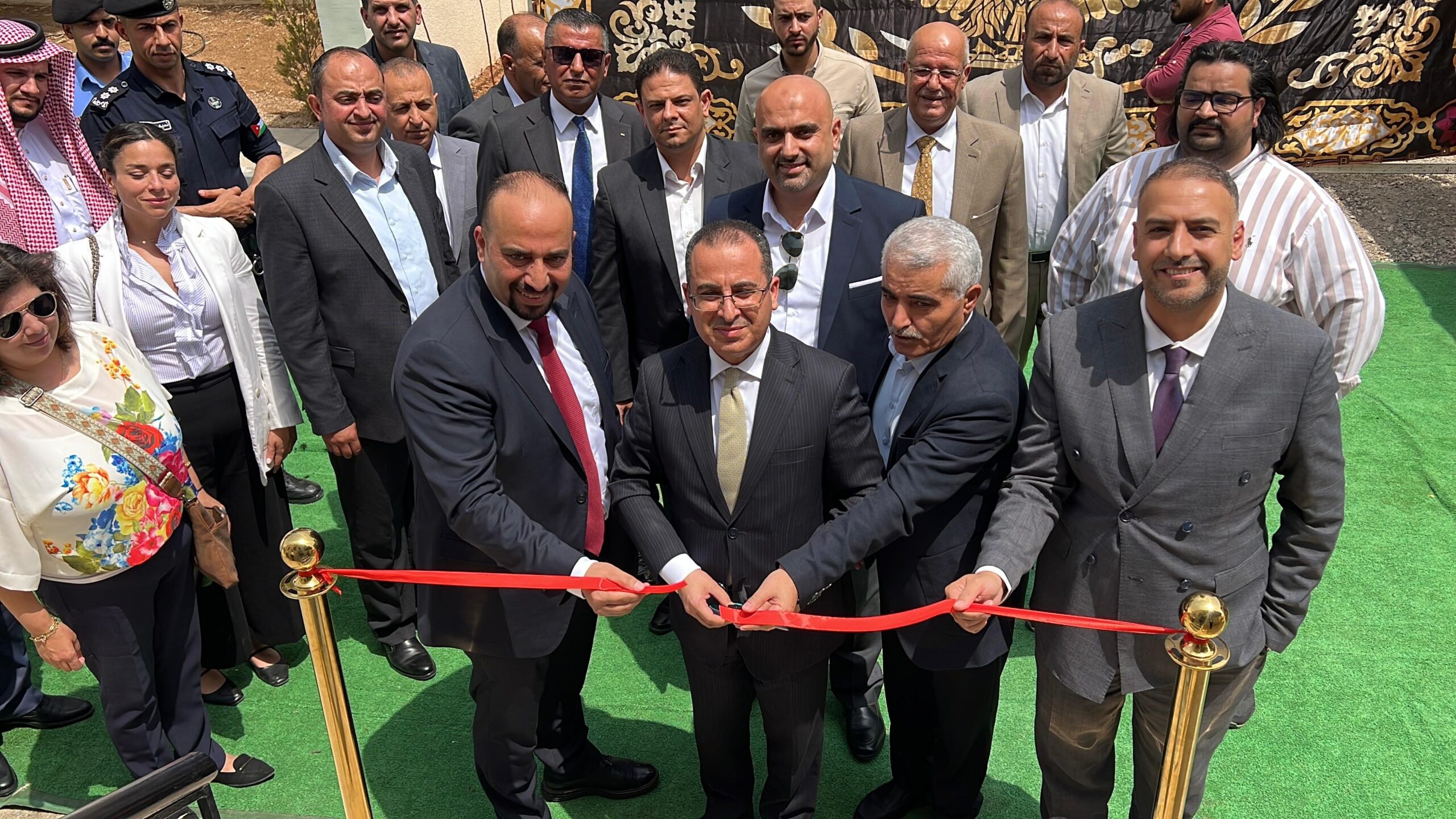 بدعم حكومي وشراكة مع القطاع الخاص افتتاح مركز جديد لخدمات الاتصالات في معان