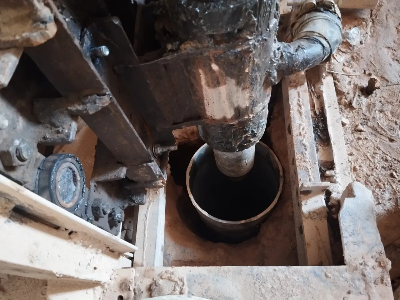 صورة حول : ضبط حفارة إلكترونية تُستخدم في حفر بئر مخالف بالزرقاء ضبط حفارة إلكترونية تُستخدم في حفر بئر مخالف بالزرقاء