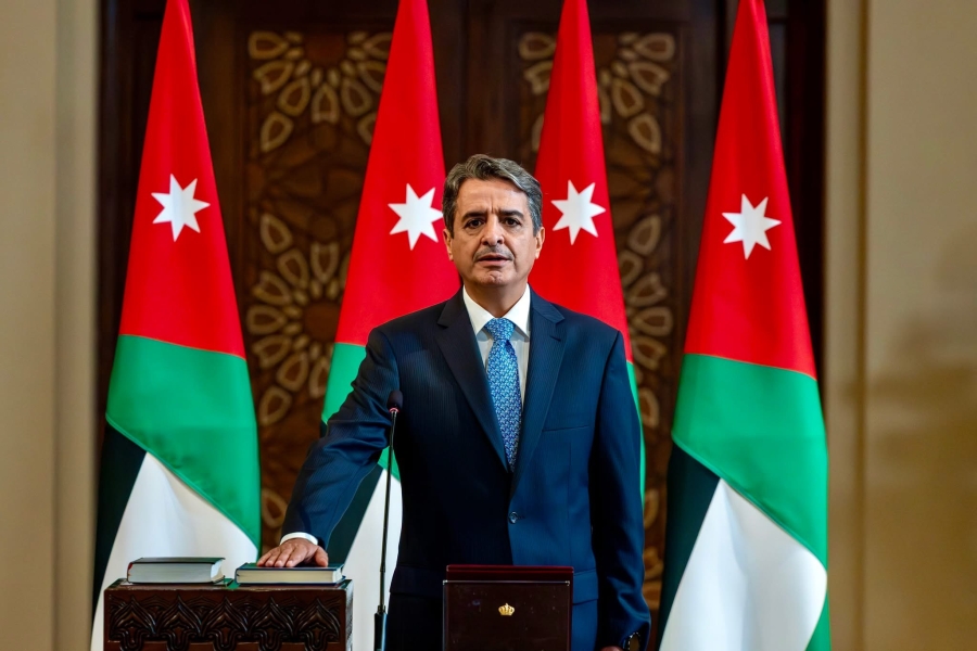 صورة حول : وزير الشباب يتخذ أول قرار ويثير جدلاً واسعاً بين الأردنيين وزير الشباب يتخذ أول قرار ويثير جدلاً واسعاً بين الأردنيين