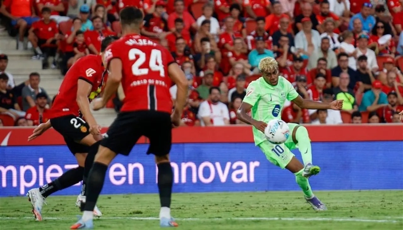 صورة حول : برشلونة يفتتح الدوري بفوز ثلاثي على مايوركا وسط طردين مبكرين برشلونة يفتتح الدوري بفوز ثلاثي على مايوركا وسط طردين مبكرين