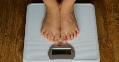 امرأة أمريكية تكتشف خيانة زوجها من خلال ميزان ذكي