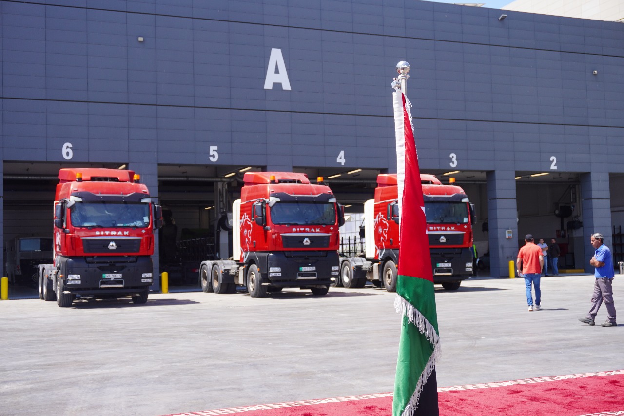 بالفيديو .. افتتاح أول محطة متنقلة لتعبئة الغاز الطبيعي المضغوط في الأردن