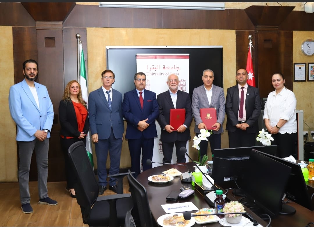 صورة حول : جامعة البترا توقّع اتفاقية لاستحداث دبلوم في الصناعات الكيماوية ومستحضرات التجميل جامعة البترا توقّع اتفاقية لاستحداث دبلوم في الصناعات الكيماوية ومستحضرات التجميل