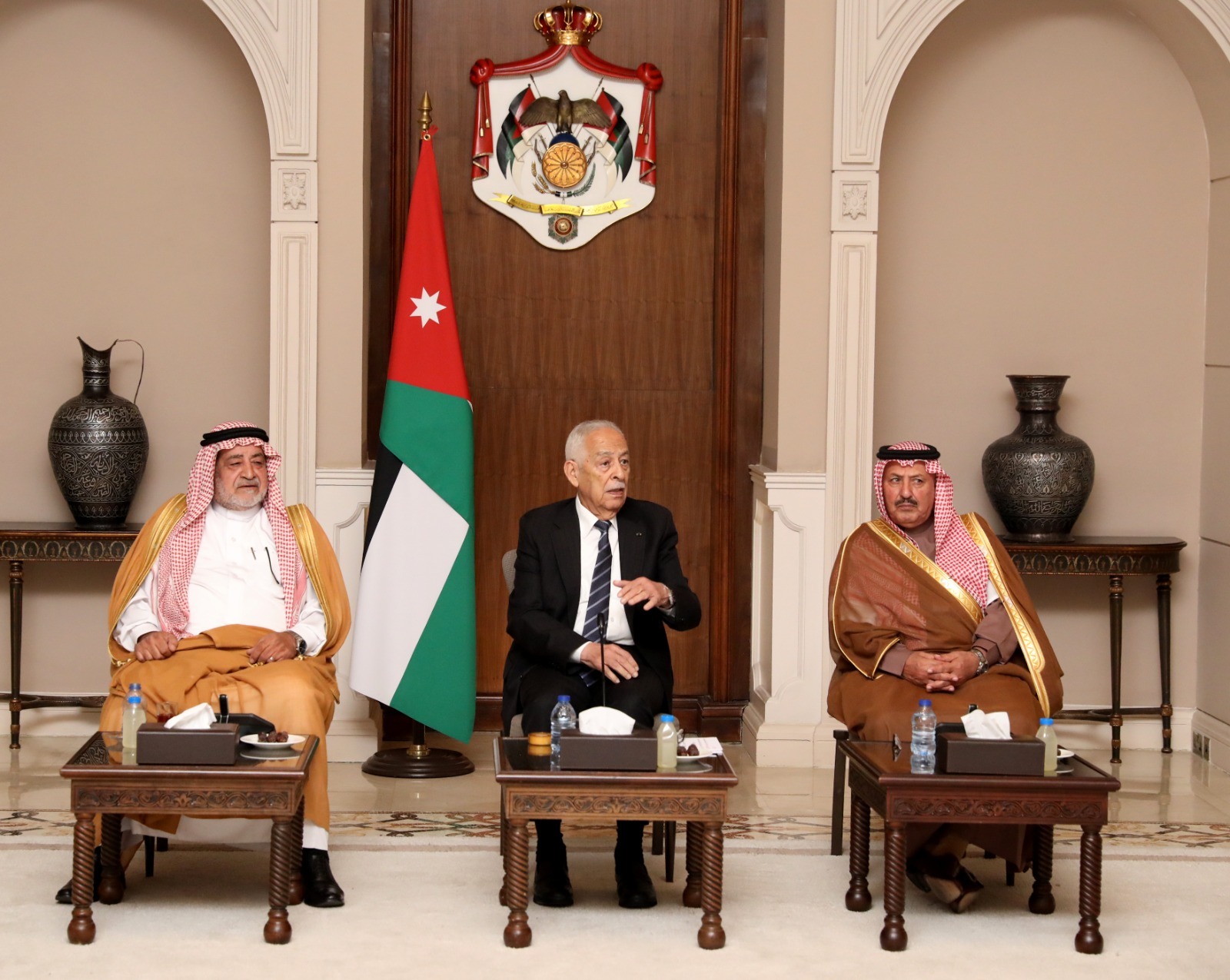 صورة حول : العيسوي: إعلان ولي العهد إعادة خدمة العلم خطوة مفصلية لترجمة لرؤى الملك وتمكين الشباب العيسوي: إعلان ولي العهد إعادة خدمة العلم خطوة مفصلية لترجمة لرؤى الملك وتمكين الشباب