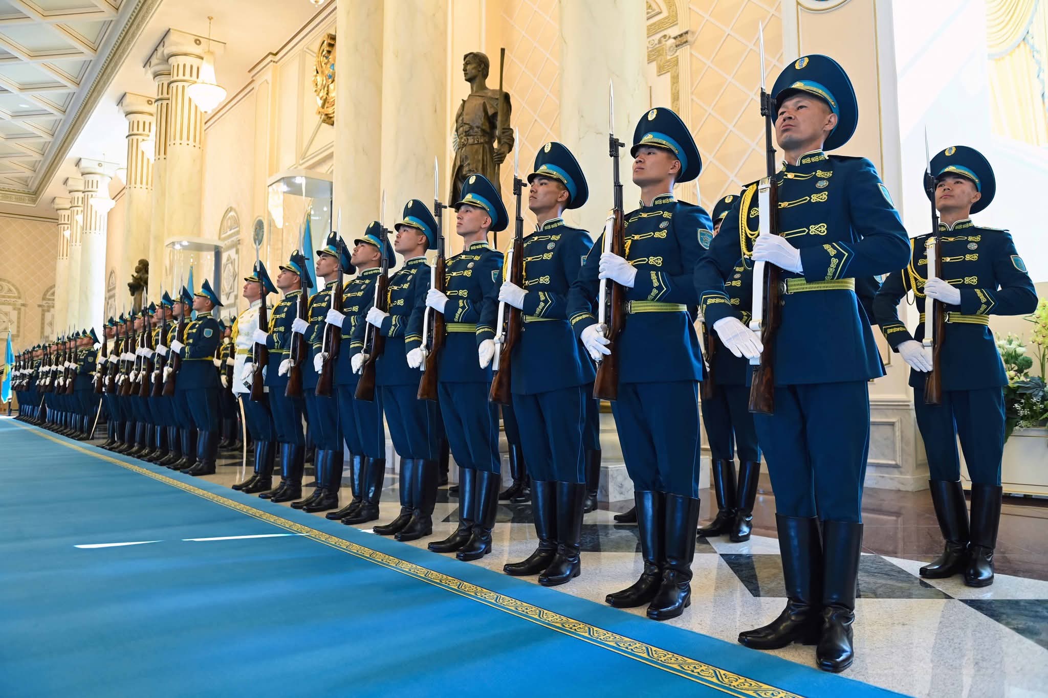 مراسم استقبال جلالة الملك في أستانا