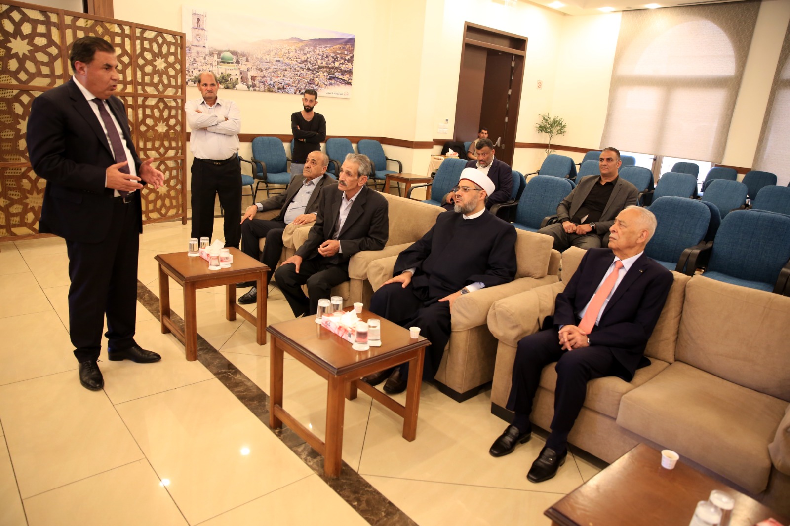 مندوبا عن الملك وولي العهد... العيسوي يعزي الزعبي والأمير والمعادات والدلاهمة