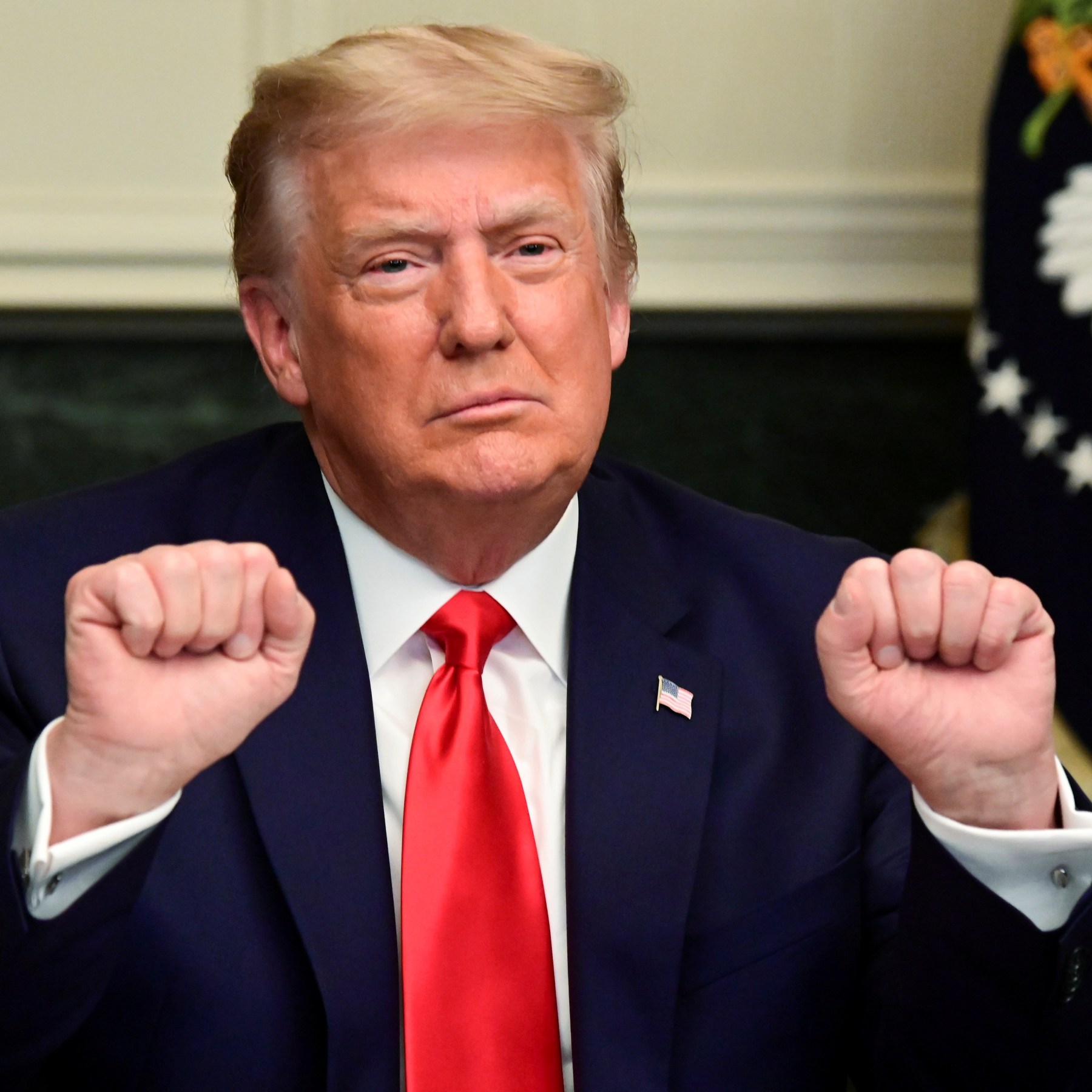 صورة حول : ترامب يعلن دخول الرسوم الجمركية لعشرات الدول حيز التنفيذ ترامب يعلن دخول الرسوم الجمركية لعشرات الدول حيز التنفيذ