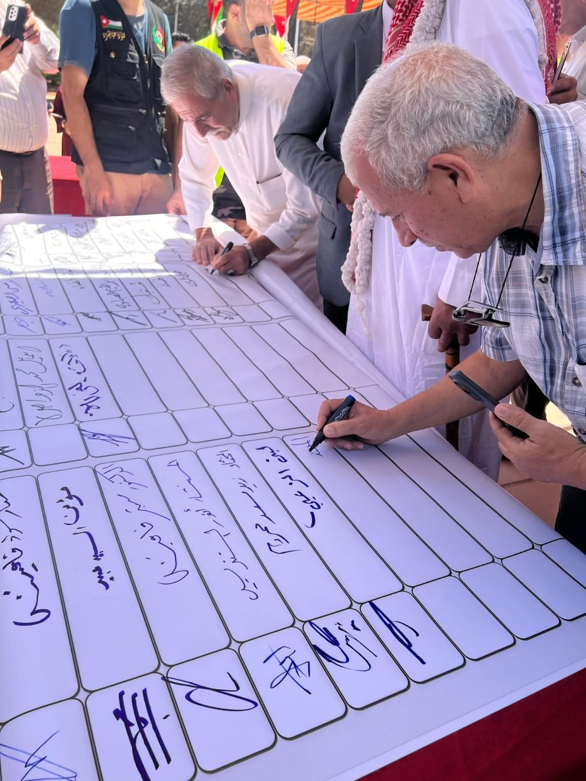 الشرطة المجتمعية والمجتمع المحلي يوقعون وثيقة ضد إطلاق العيارات النارية في ماركا الشمالية "فيديو وصور"