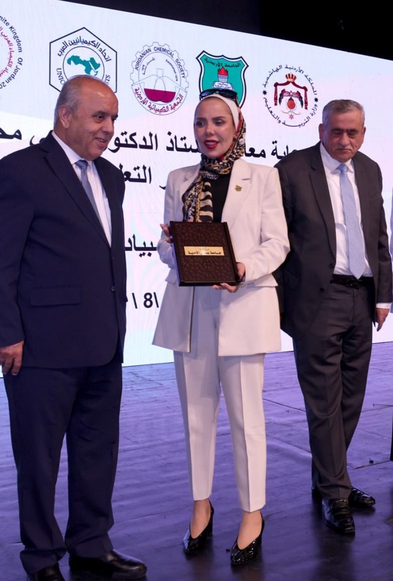 صورة حول : عمان الأهلية تشارك في أولمبياد الكيمياء العربي العاشر عمان الأهلية تشارك في أولمبياد الكيمياء العربي العاشر