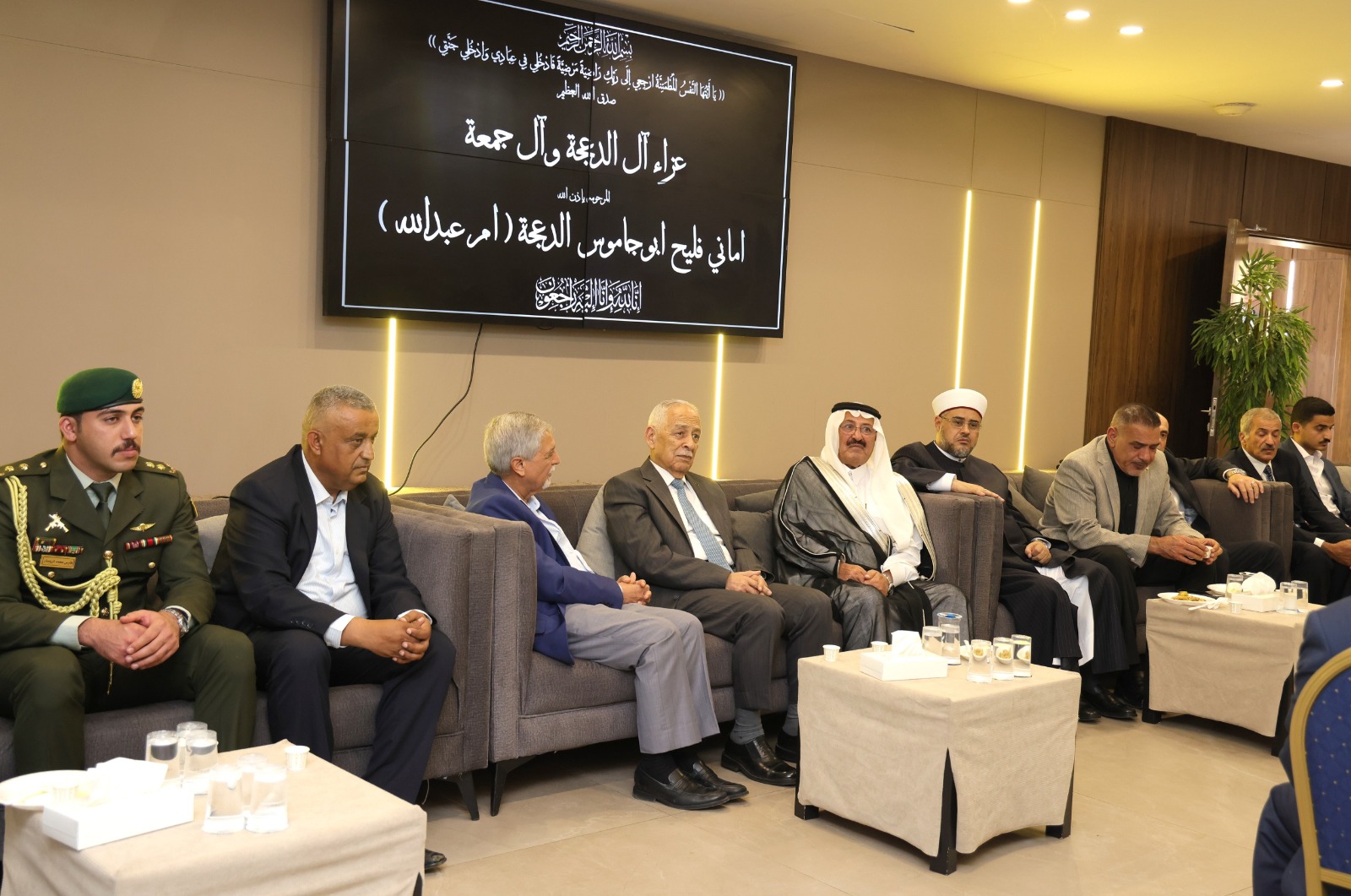 مندوبا عن الملك وولي العهد.. العيسوي يعزي آل جمعة وأبو جاموس والعساف