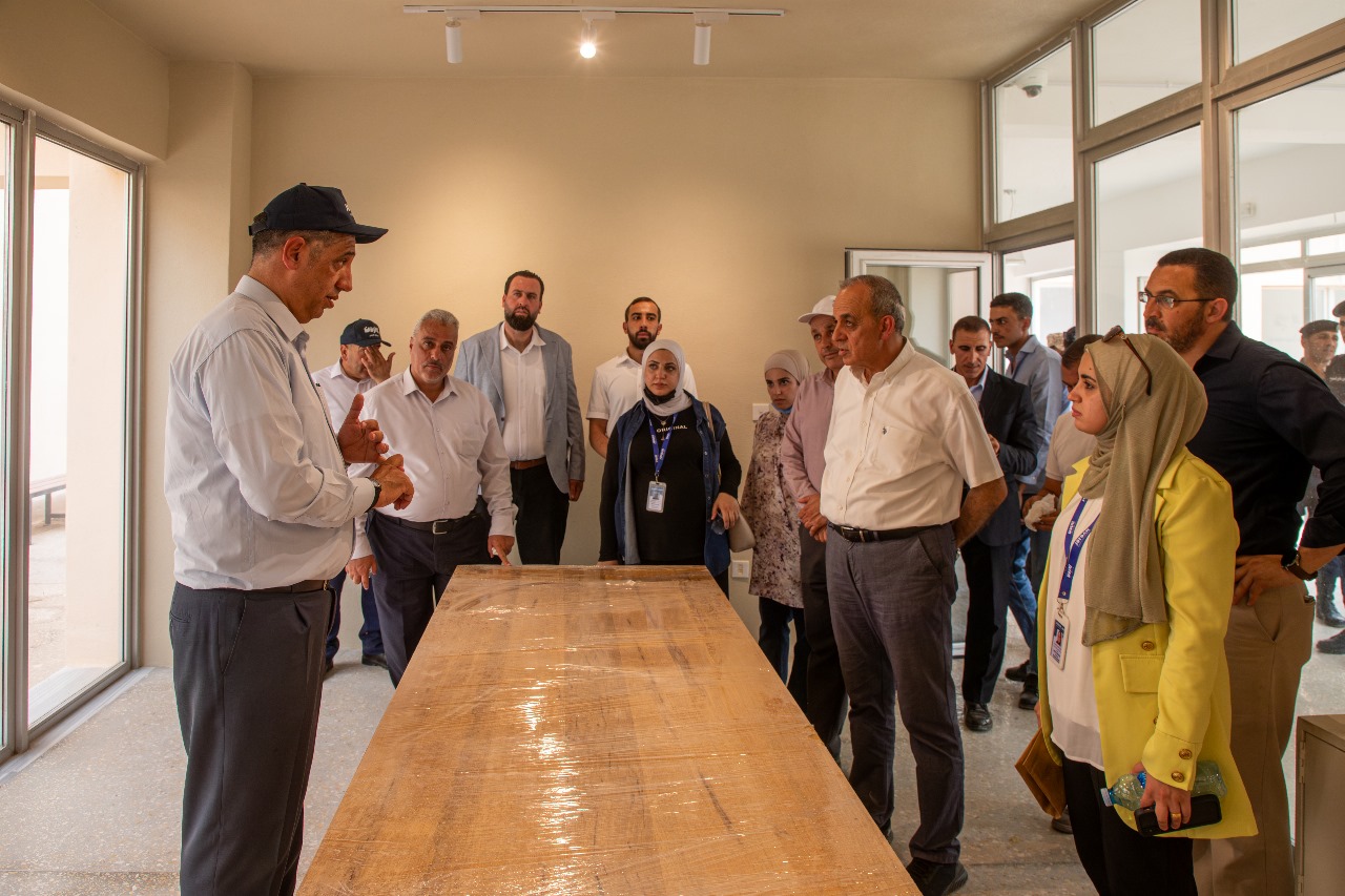 وزير السياحة والآثار يتفقد سير العمل في مشروع تطوير موقع قلعة القطرانة الأثري