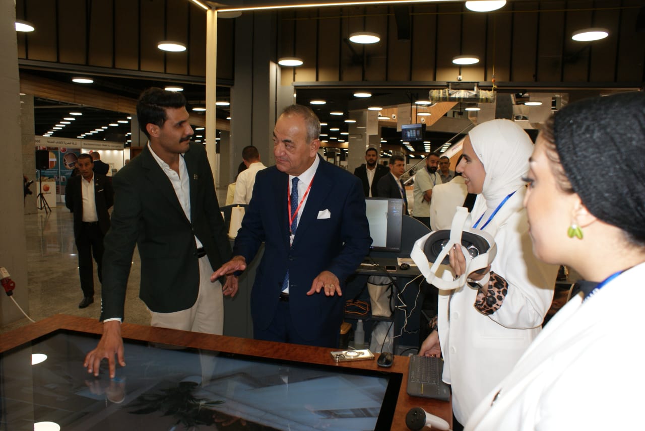 صورة حول : الهندي يشارك بافتتاح المعرض العربي الدولي للأثاث والديكور والتشطيبات وصناعة الأخشاب في عمّان الهندي يشارك بافتتاح المعرض العربي الدولي للأثاث والديكور والتشطيبات وصناعة الأخشاب في عمّان