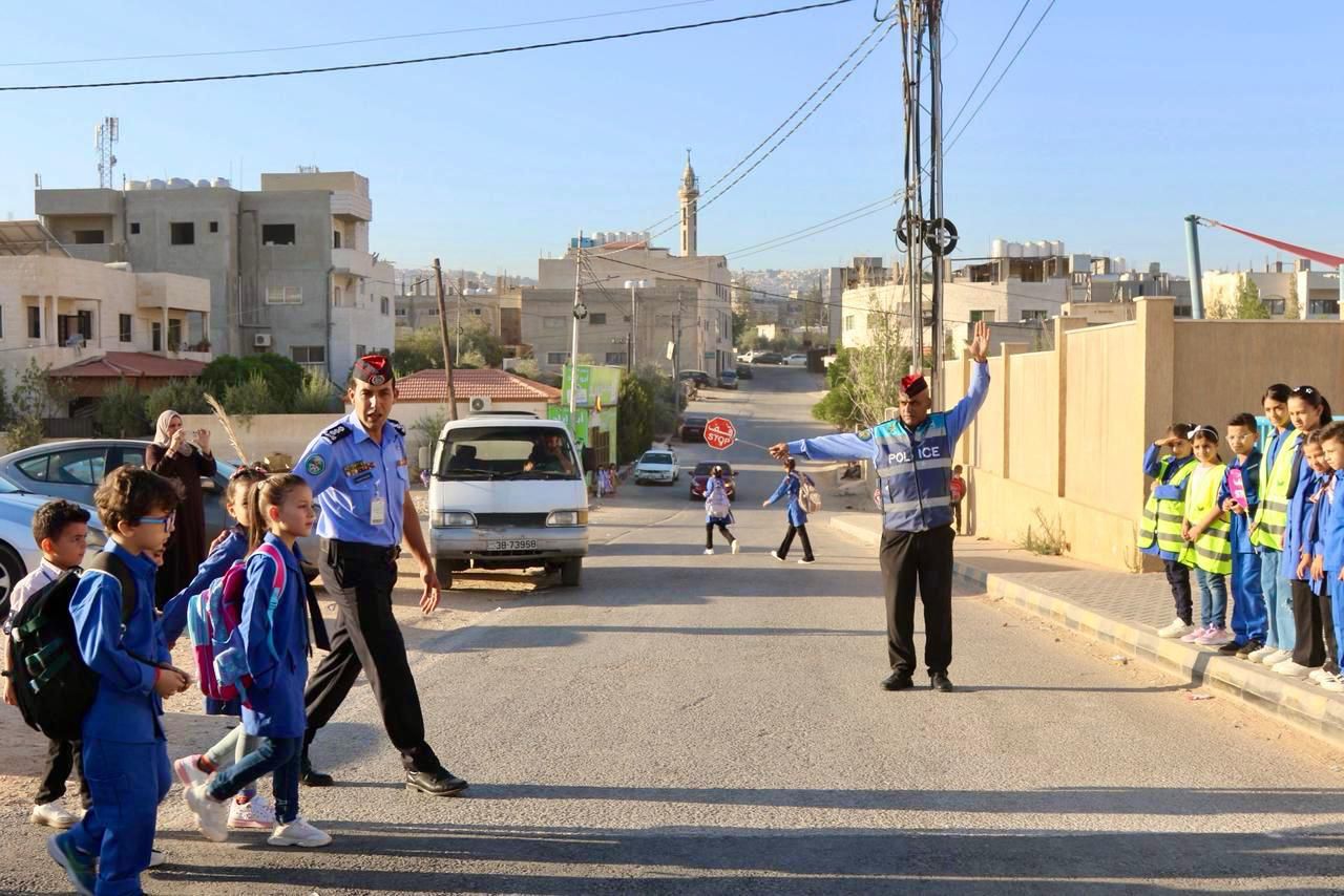 صورة حول : الأمن العام يطلق حملة توعوية شاملة في المدارس مع بدء العام الدراسي الجديد لتعزيز بيئة مدرسية آمنة الأمن العام يطلق حملة توعوية شاملة في المدارس مع بدء العام الدراسي الجديد لتعزيز بيئة مدرسية آمنة