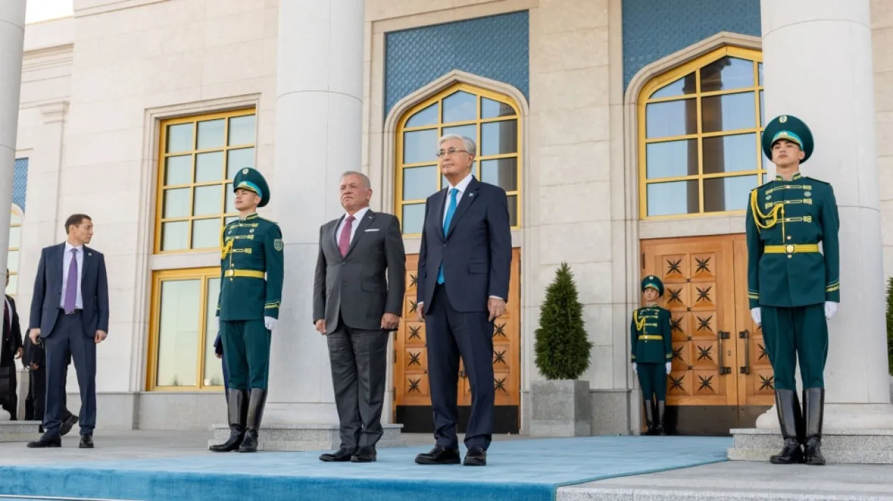 صورة حول : الملك يصل كازاخستان الملك يصل كازاخستان