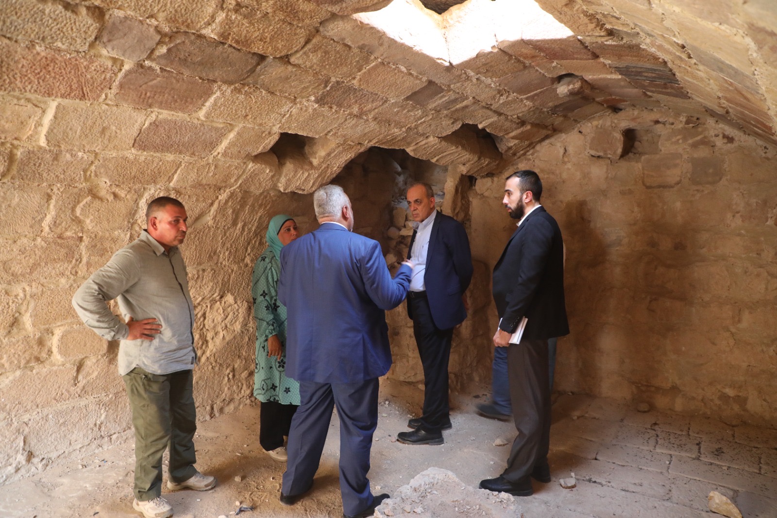 صورة حول : وزير السياحة والآثار يتفقد متحف أخفض مكان على سطح الأرض والمواقع الأثرية في الأغوار الجنوبية وزير السياحة والآثار يتفقد متحف أخفض مكان على سطح الأرض والمواقع الأثرية في الأغوار الجنوبية