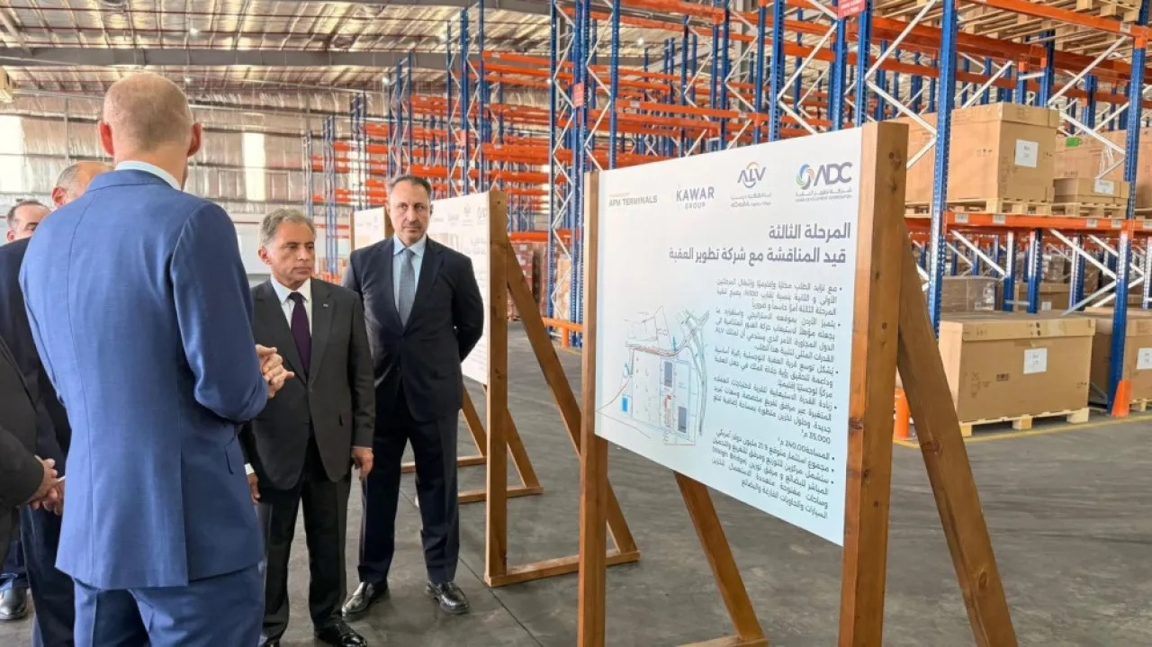 عاجل | حسان يؤكد دعم الحكومة لتطوير قرية العقبة اللوجستية