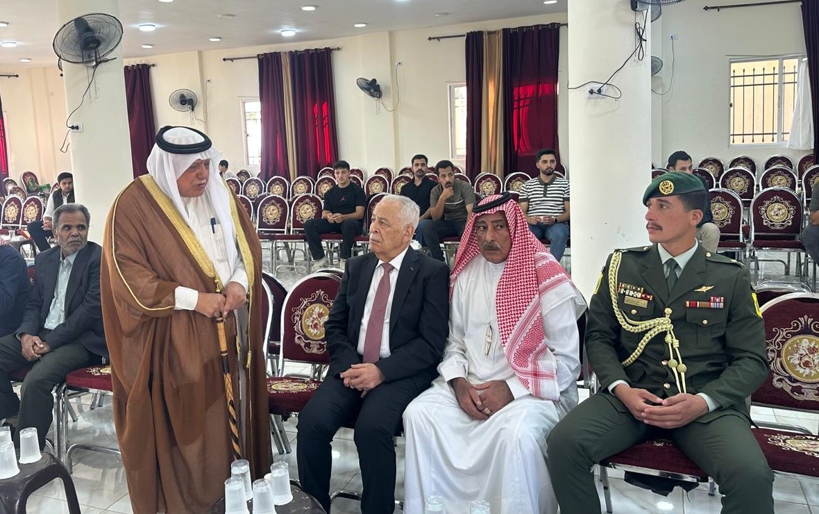 صورة حول : مندوبا عن الملك وولي العهد.. العيسوي يعزي عشيرة المهيرات مندوبا عن الملك وولي العهد.. العيسوي يعزي عشيرة المهيرات