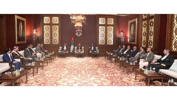 رئيس الديوان الملكي يؤكد استمرار الأردن في مسيرة التحديث"صور"