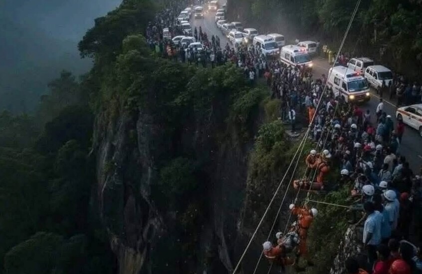 وفاة 15 شخصًا بسقوط حافلة سياحية من منحدر في سريلانكا