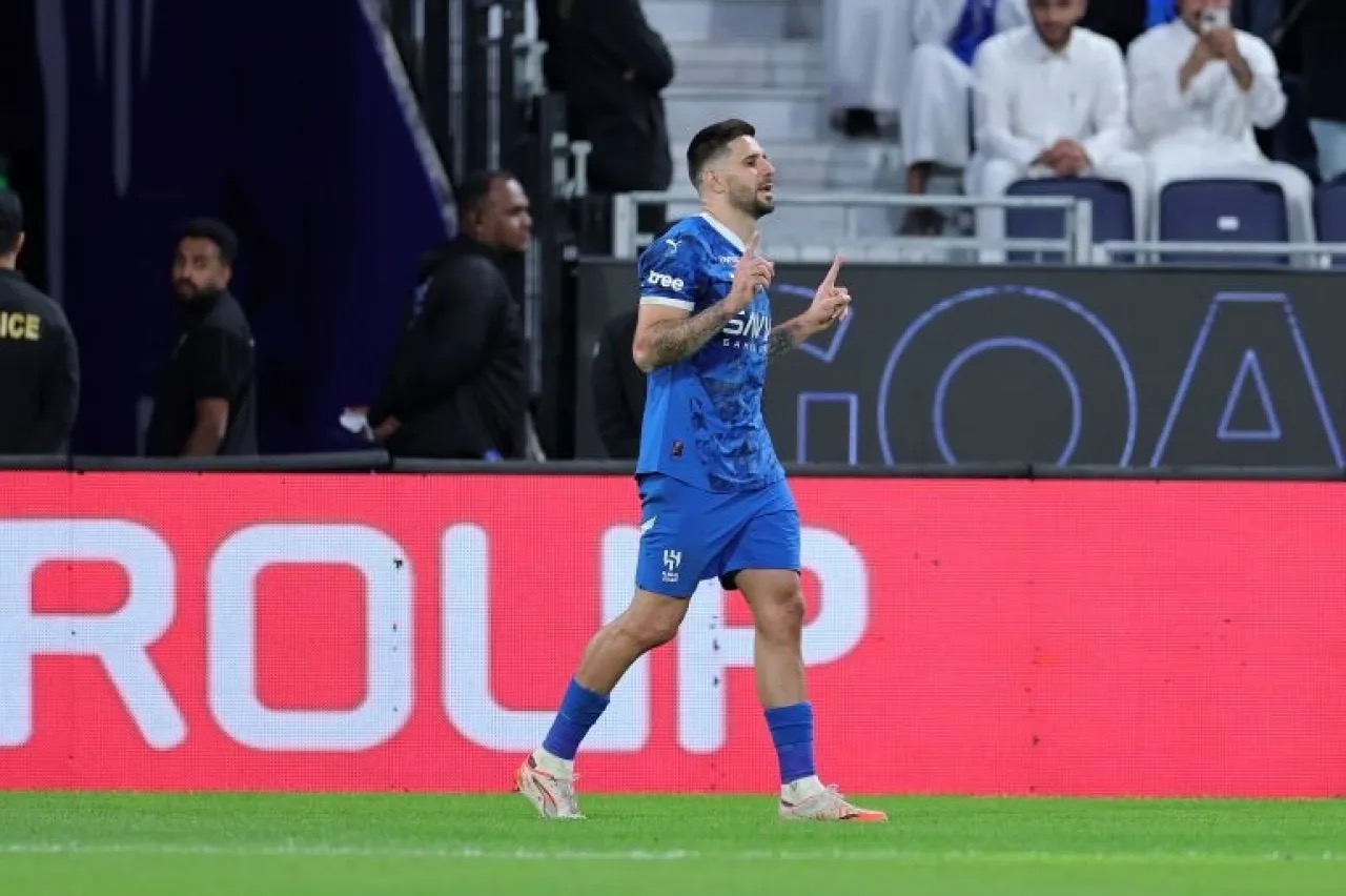 ريان القطري يضم ميتروفيتش من الهلال السعودي