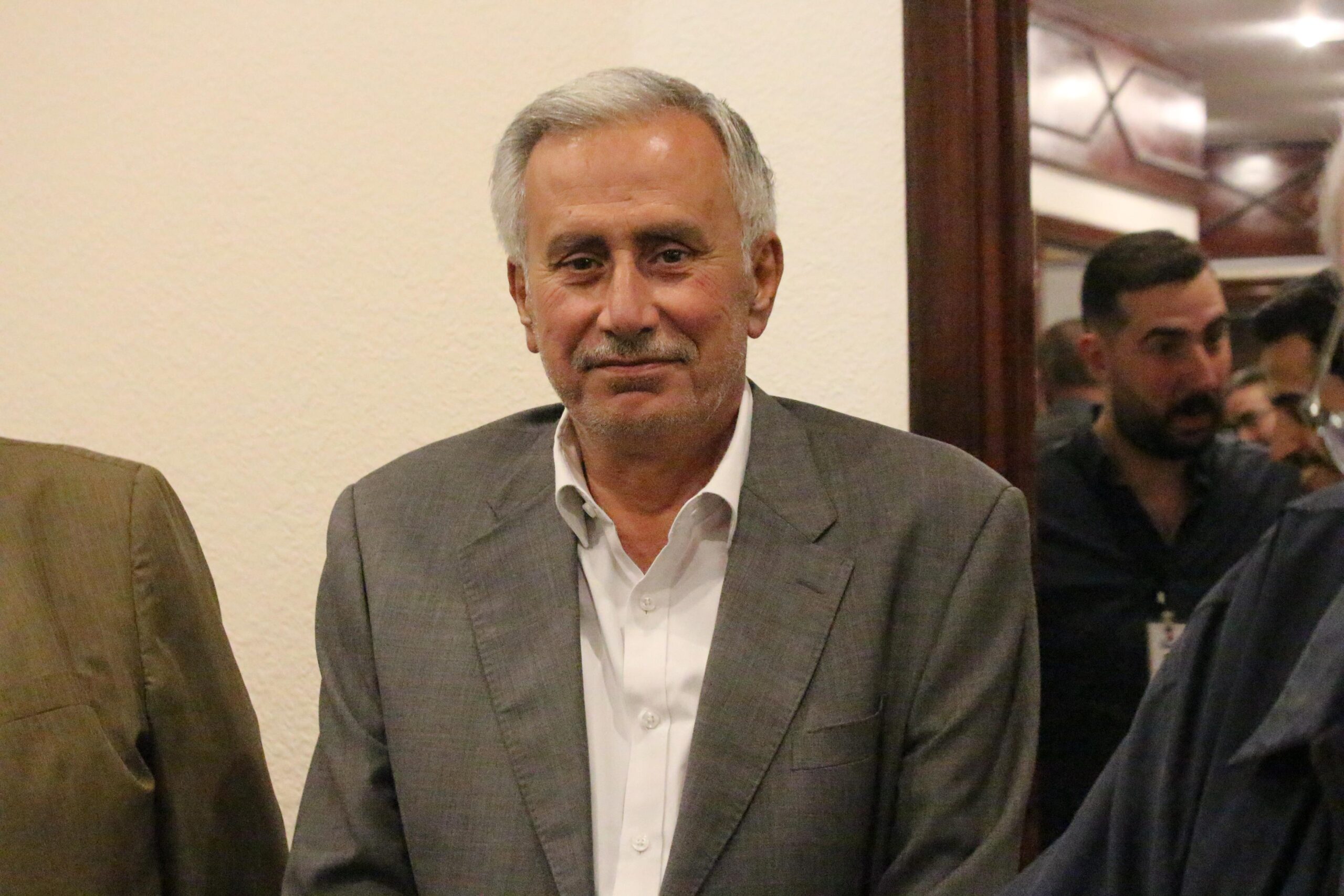 صرخة فنانين بعد دفع التلفزيون الأردني 500 ألف دينار لمؤثر مقابل 15 حلقة… وحزب البناء يتبنى مطالبهم “فيديو وصور"