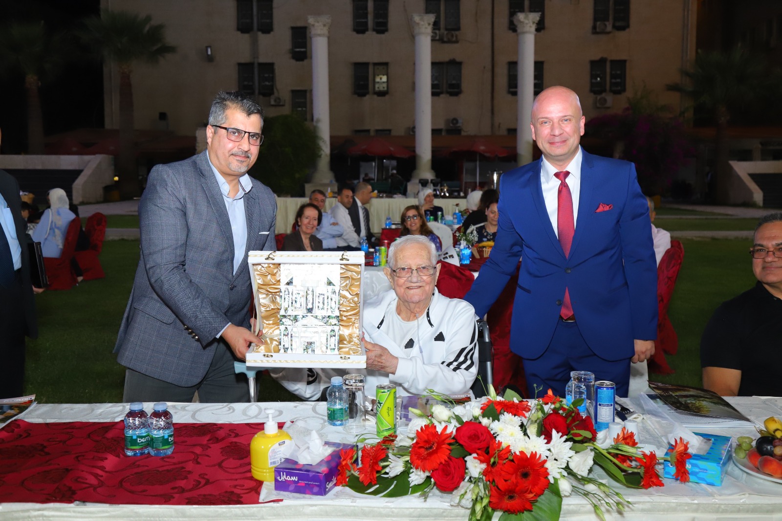 رئيس جامعة البترا يرعى حفل العشاء السنوي لنادي الجامعة