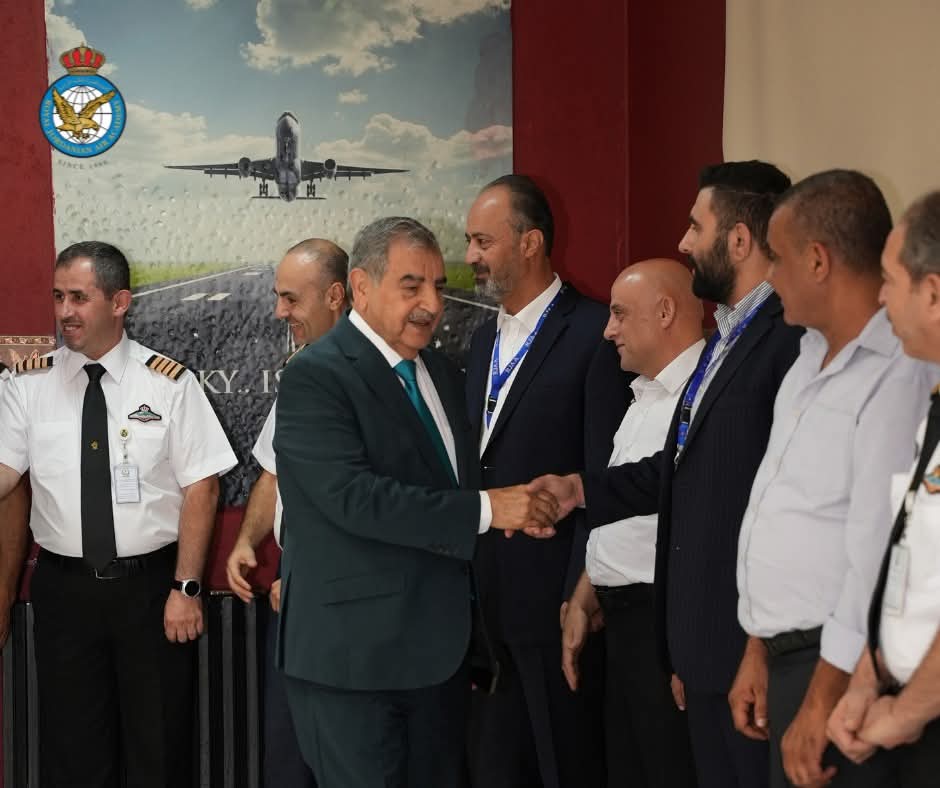 صورة حول : أكاديمية الطيران الملكية وكلية الملكة نور الفنية تكرّمان الدكتور الطيار محمد الخوالدة في حفل وداع رسمي أكاديمية الطيران الملكية وكلية الملكة نور الفنية تكرّمان الدكتور الطيار محمد الخوالدة في حفل وداع رسمي