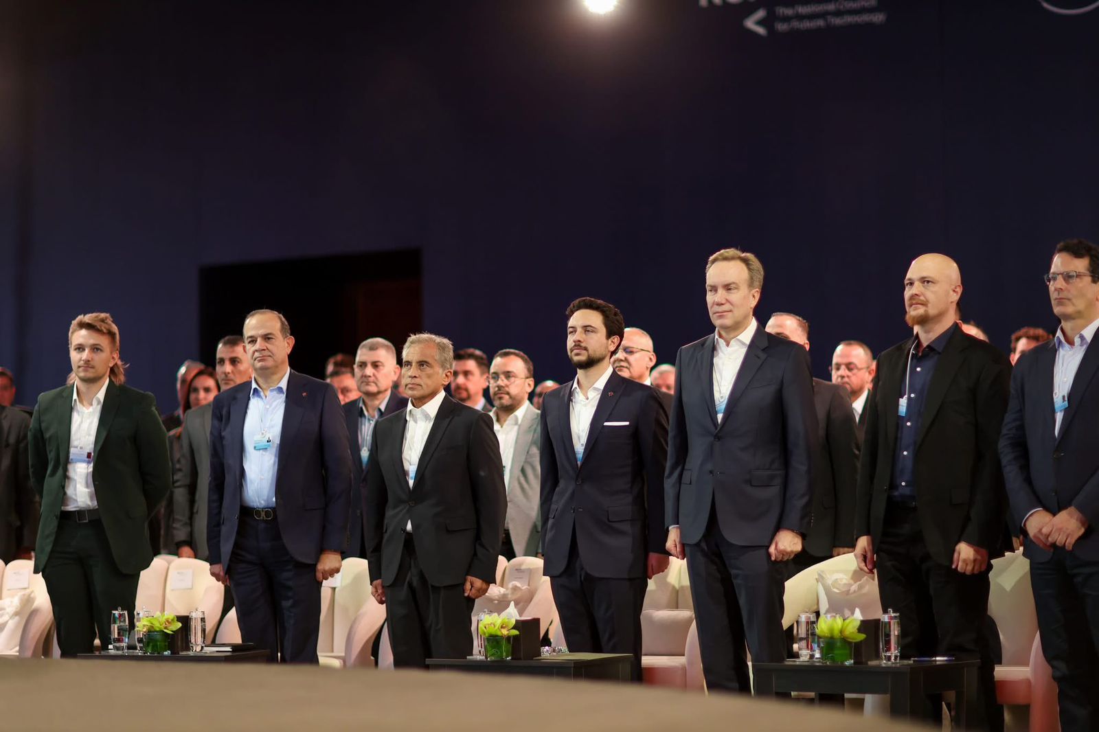 عاجل | ولي العهد يلتقي رئيس المنتدى الاقتصادي العالمي