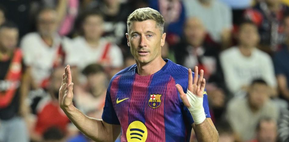 ليفاندوفسكي يسجل الهدف الخامس لبرشلونة