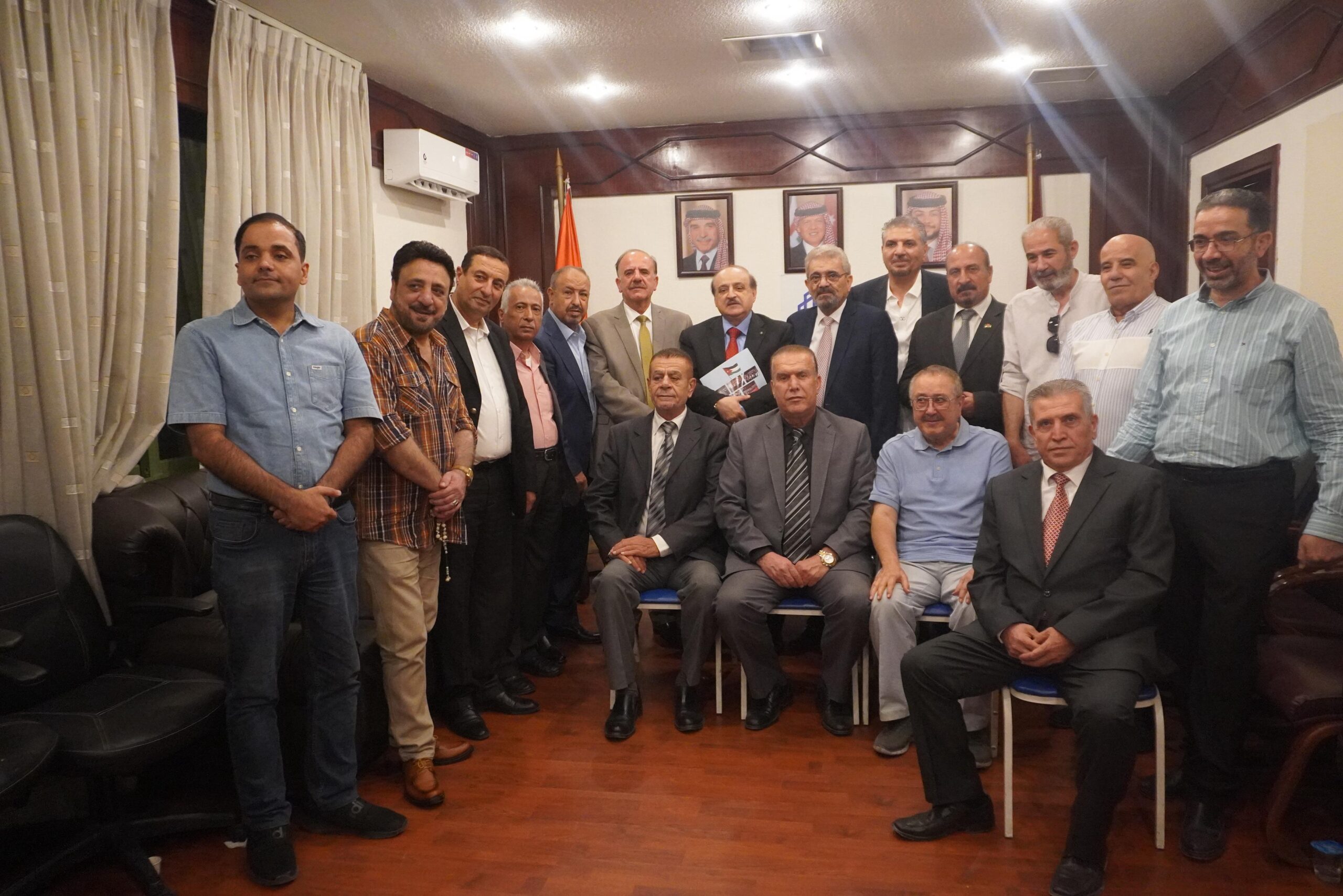 صرخة فنانين بعد دفع التلفزيون الأردني 500 ألف دينار لمؤثر مقابل 15 حلقة… وحزب البناء يتبنى مطالبهم “فيديو وصور"