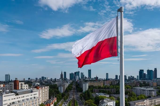 صورة حول : بولندا تغلق مجالها الجوي قرب لوبلين وزيسوف بولندا تغلق مجالها الجوي قرب لوبلين وزيسوف