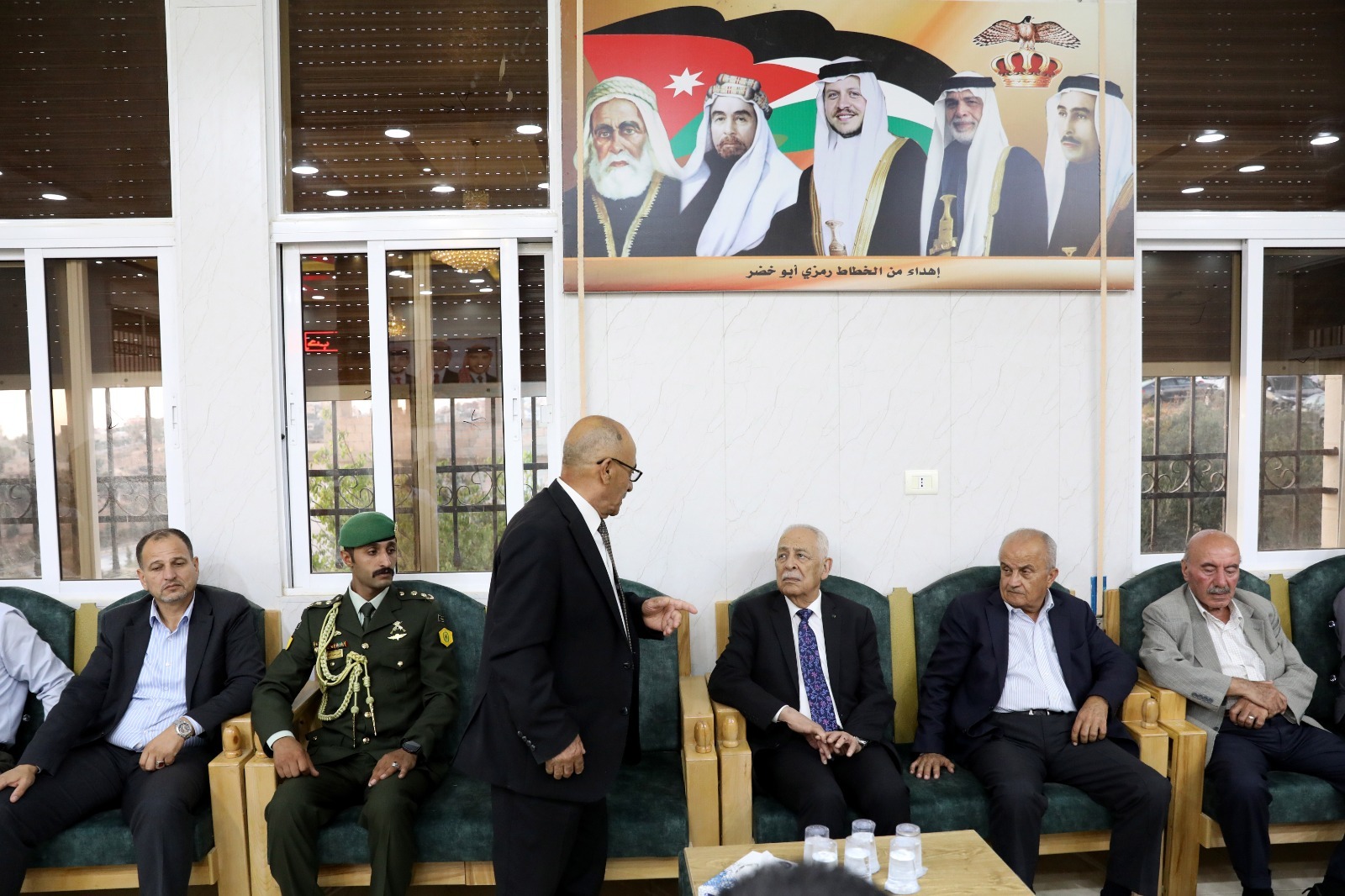 صورة حول : *مندوبا عن الملك وولي العهد. العيسوي يعزي عشيرة الغنيمات* *مندوبا عن الملك وولي العهد. العيسوي يعزي عشيرة الغنيمات*