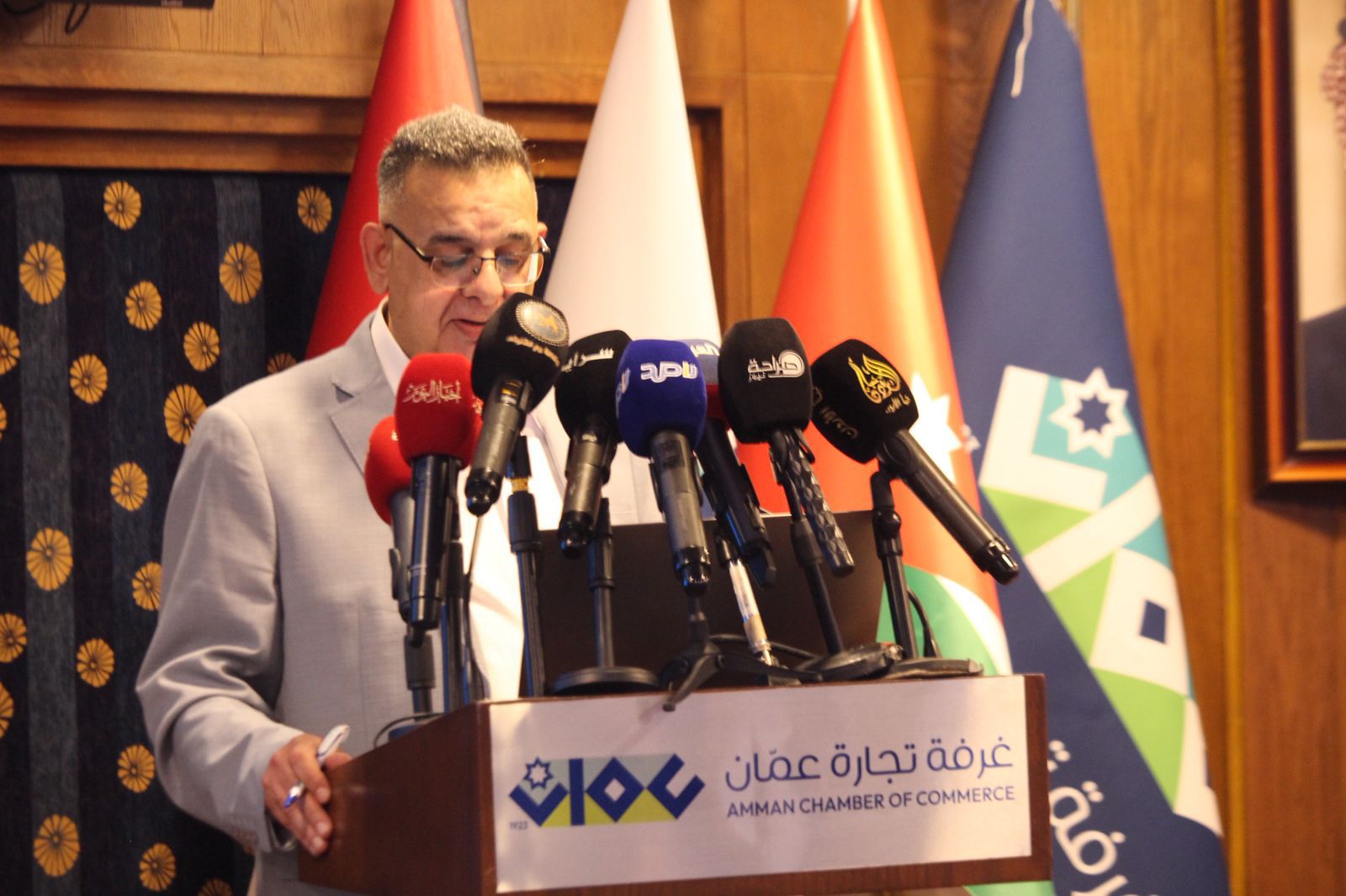 إشهار كتاب "حين يصمت السلاح... تبدأ القصة" للعقيد المتقاعد الخطيب