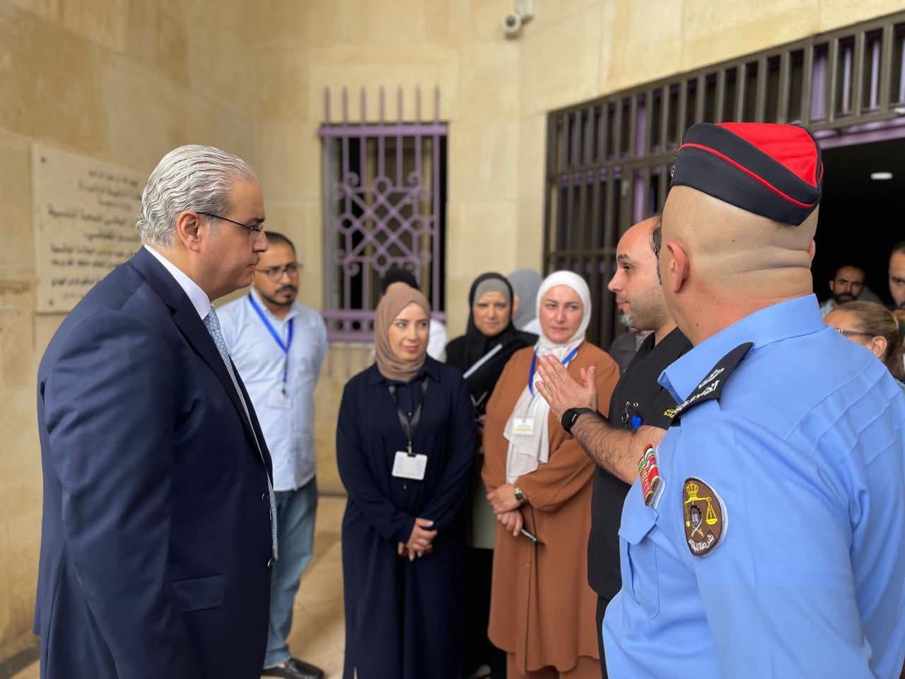 صورة حول : وزير الصحة بزيارة مفاجئة للمركز الوطني للصحة النفسية وزير الصحة بزيارة مفاجئة للمركز الوطني للصحة النفسية