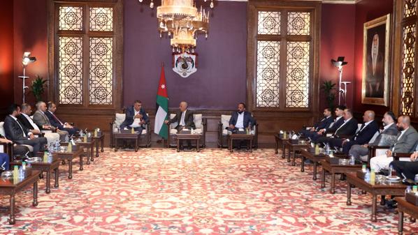 رئيس الديوان الملكي يؤكد استمرار الأردن في مسيرة التحديث"صور"
