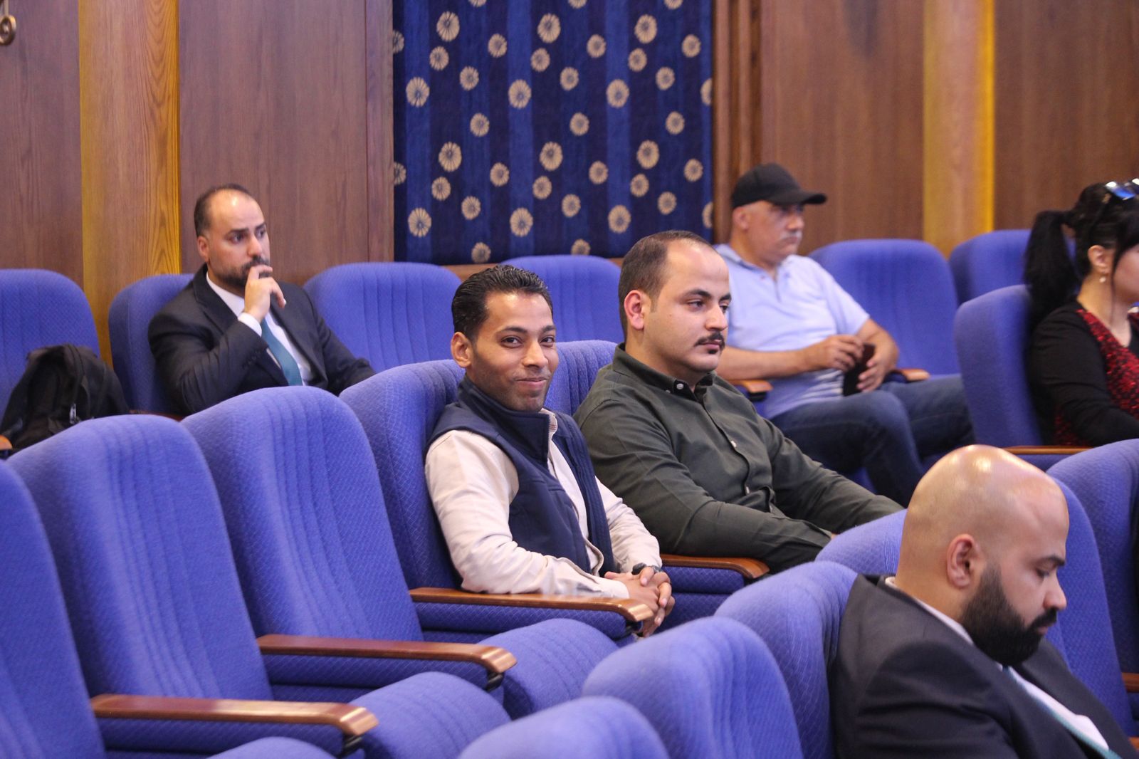 إشهار كتاب "حين يصمت السلاح... تبدأ القصة" للعقيد المتقاعد الخطيب